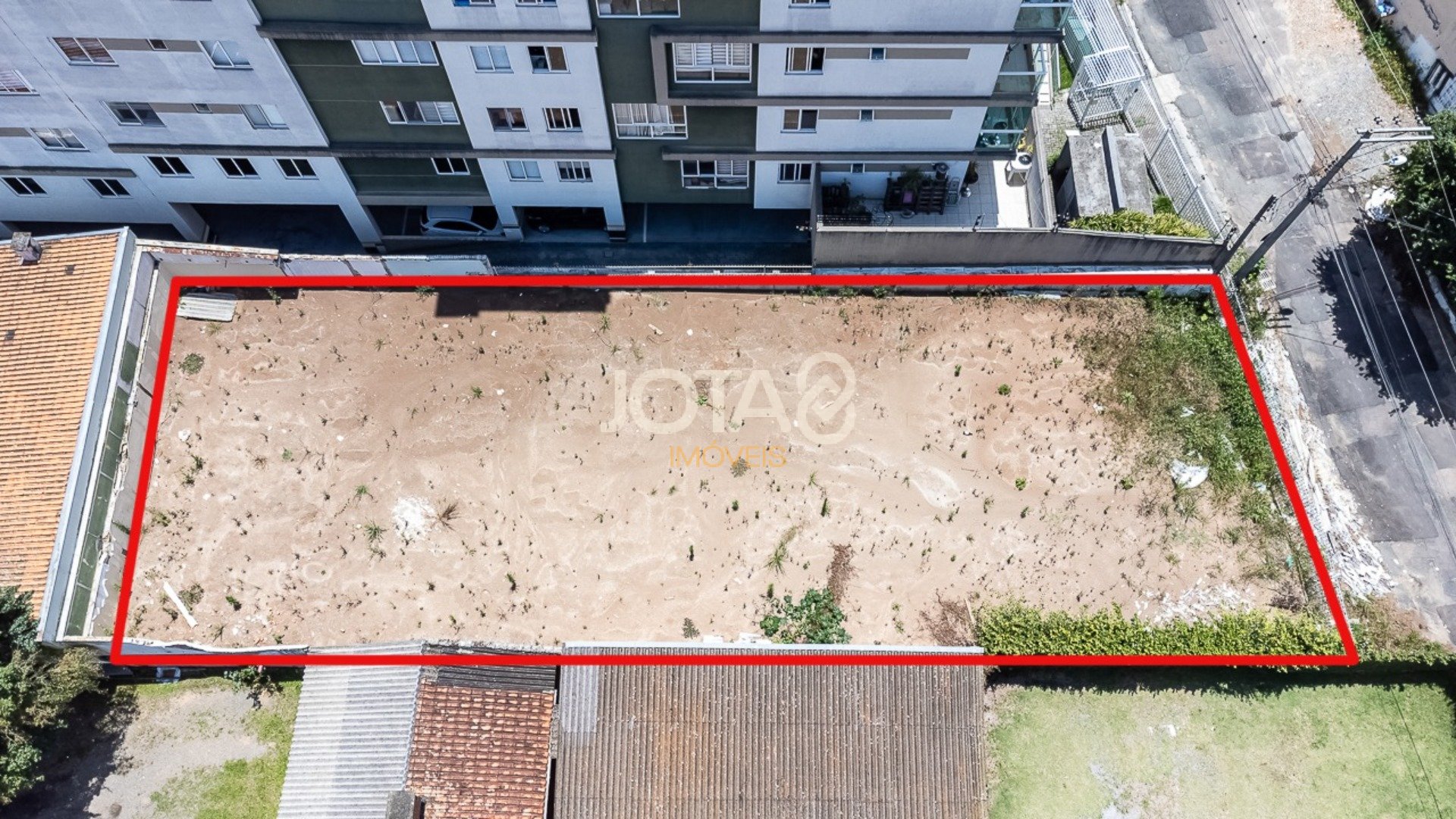 TERRENO PARA LOCAÇÃO EM ÓTIMA LOCALIZAÇÃO - J8