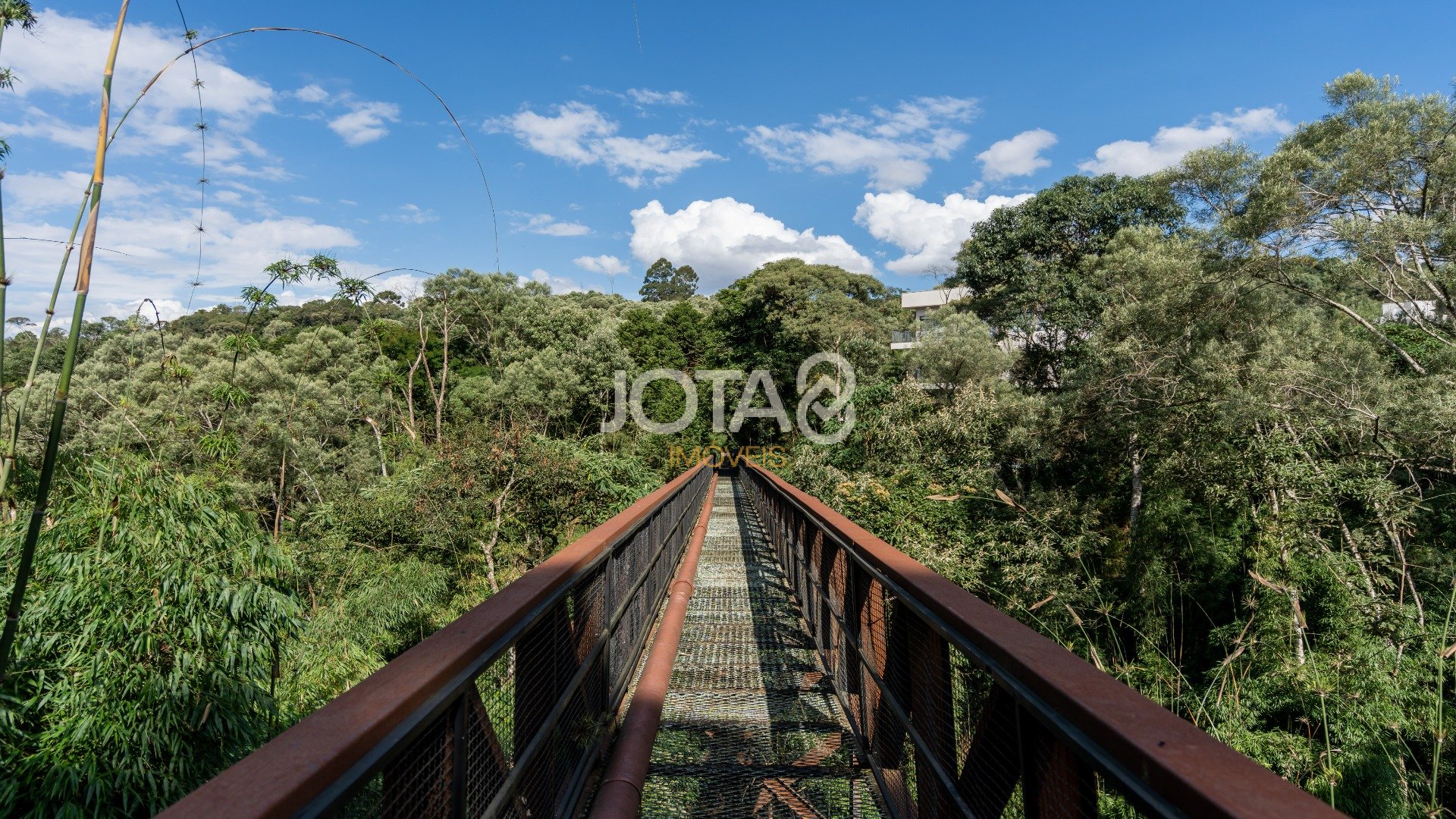 TERRENO EM CONDOMÍNIO FECHADO GAIA