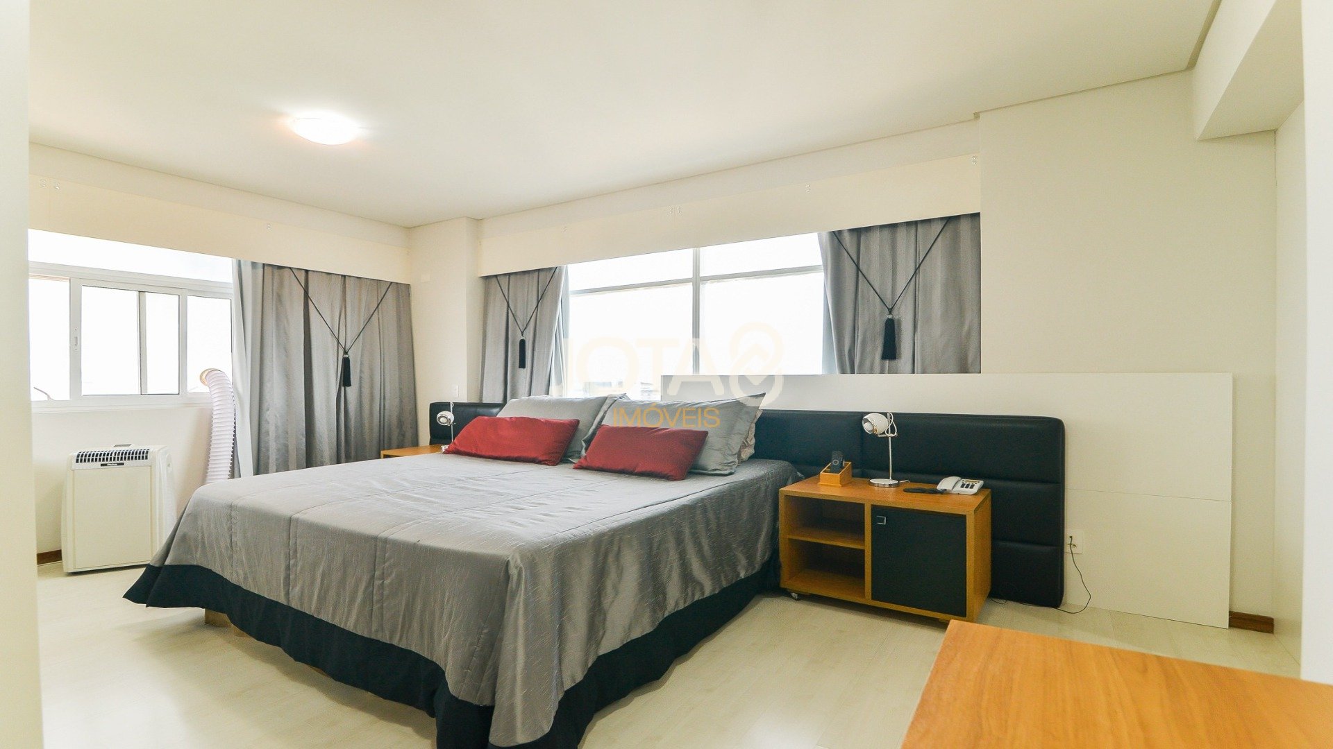 EXCELENTE STUDIO MOBILIADO NO 28ºANDAR!