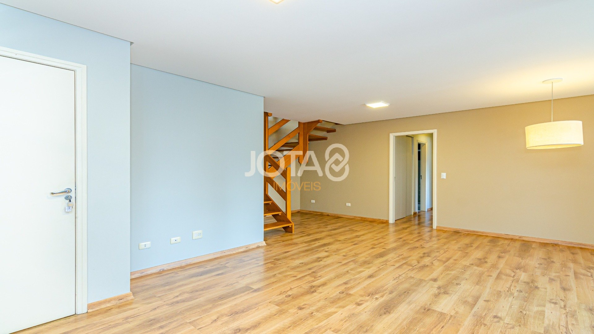 COBERTURA DUPLEX COM 2 QUARTOS NO ECOVILLE