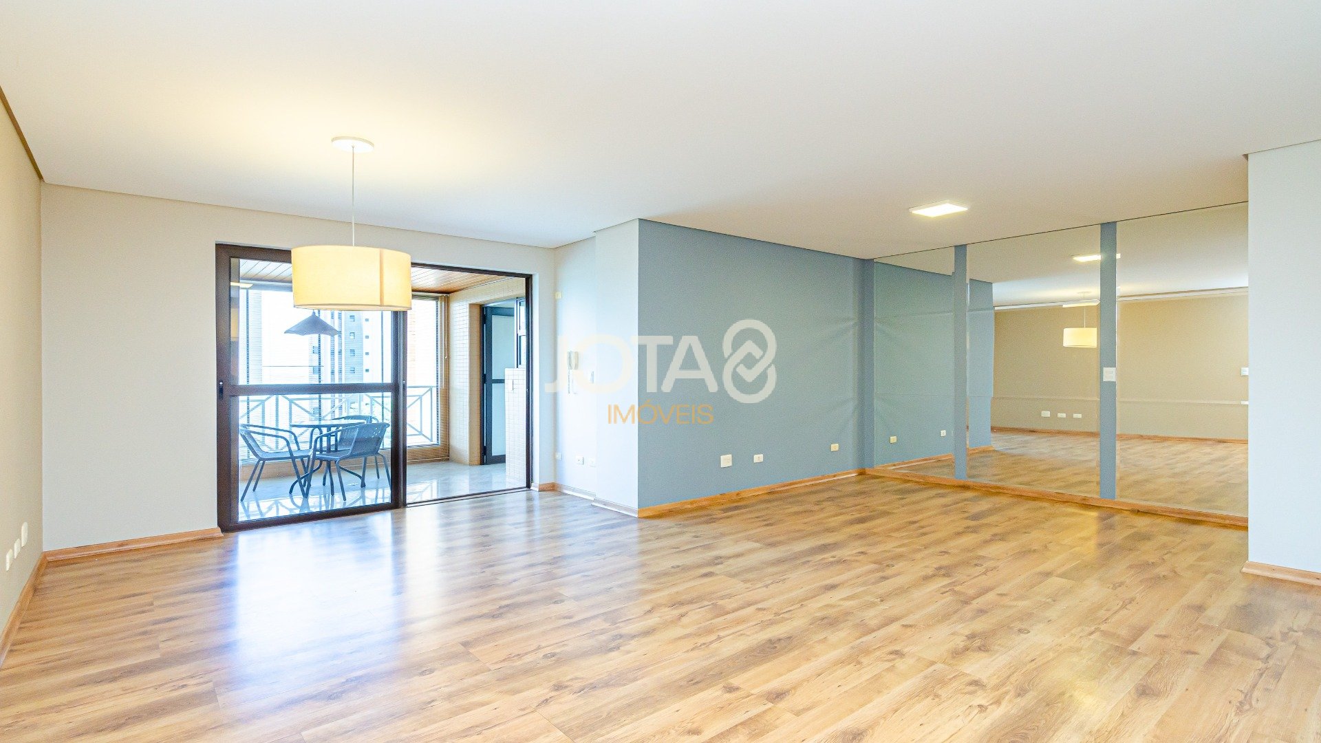 COBERTURA DUPLEX COM 2 QUARTOS NO ECOVILLE