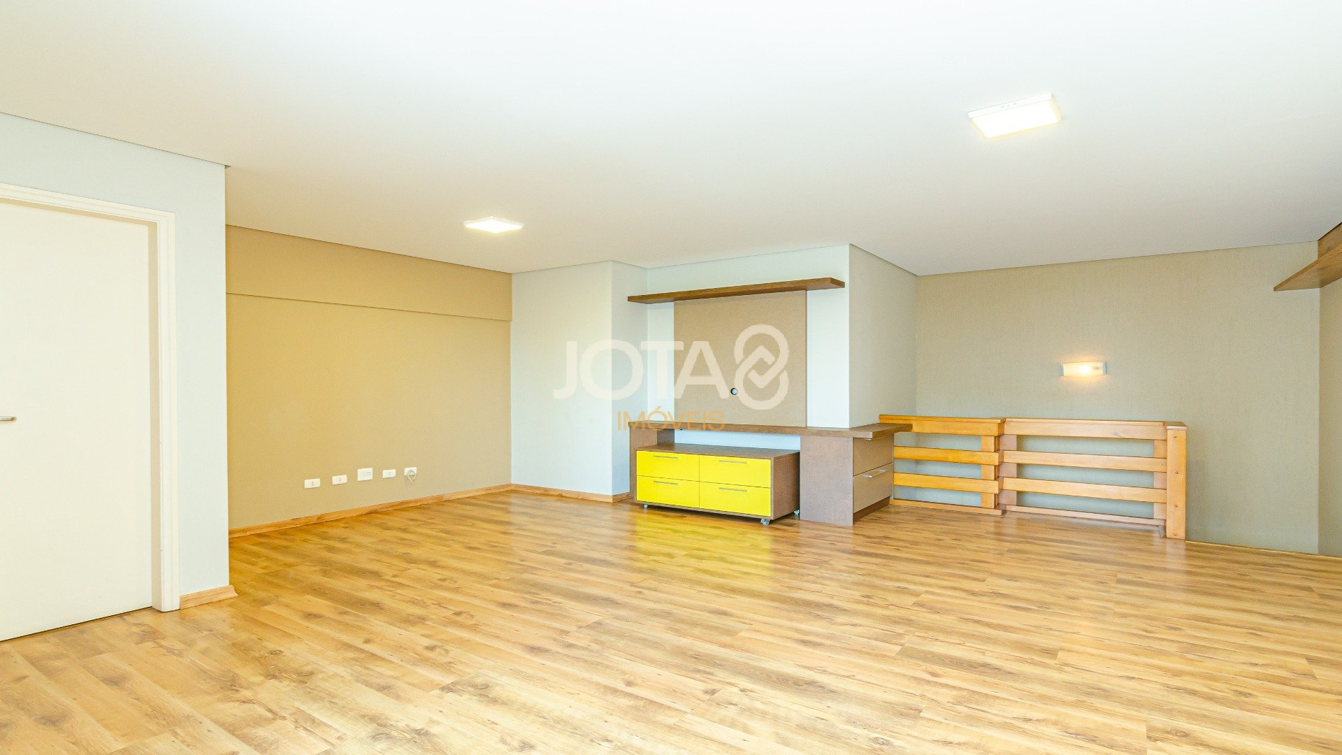 COBERTURA DUPLEX COM 2 QUARTOS NO ECOVILLE