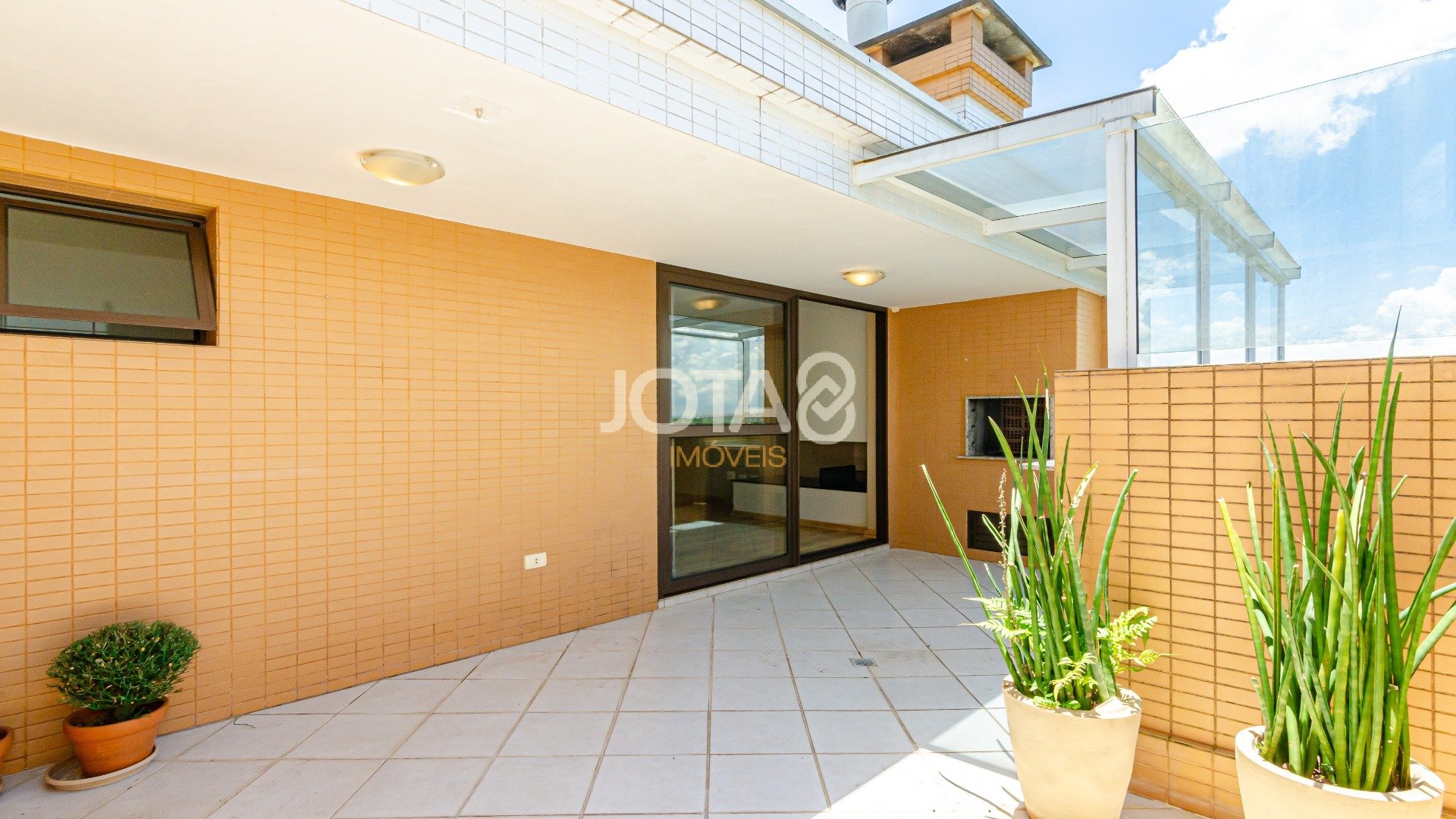 COBERTURA DUPLEX COM 2 QUARTOS NO ECOVILLE