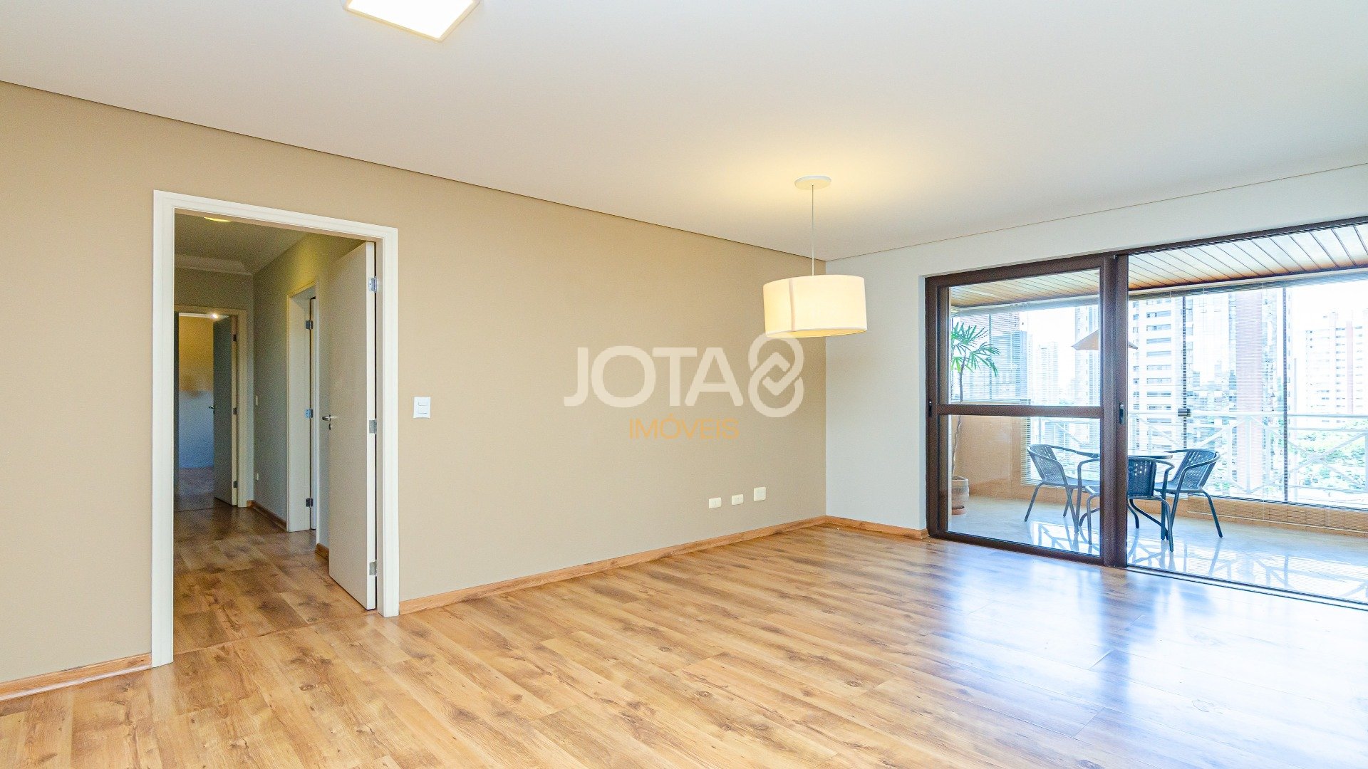 COBERTURA DUPLEX COM 2 QUARTOS NO ECOVILLE
