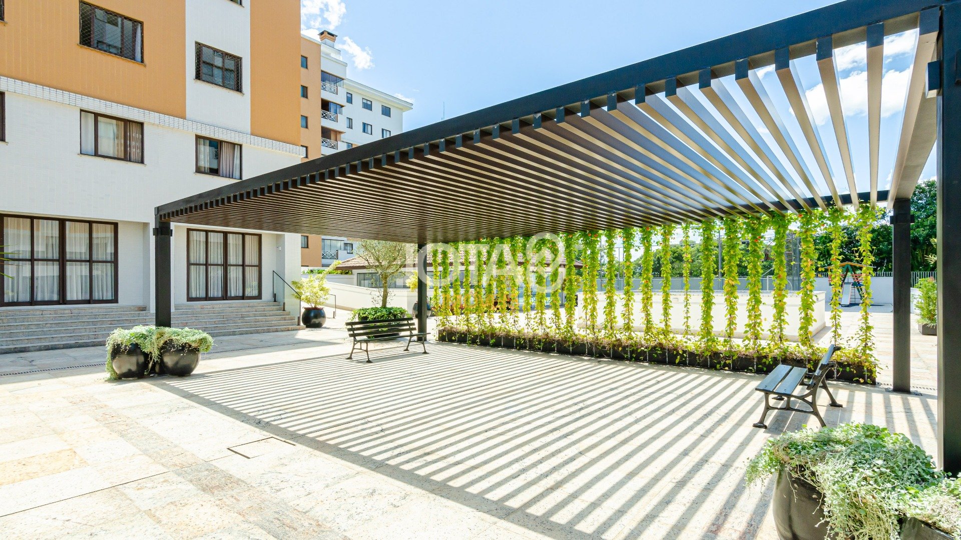 COBERTURA DUPLEX COM 2 QUARTOS NO ECOVILLE