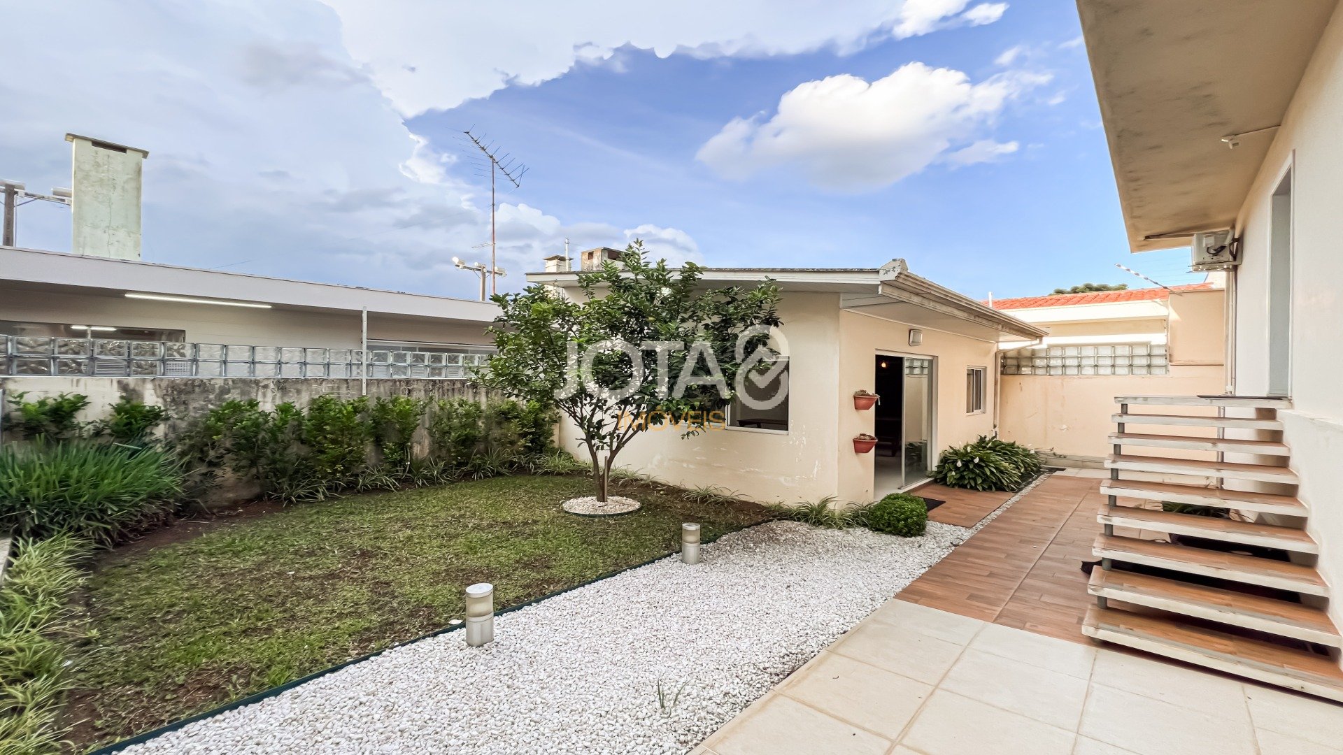 OPORTUNIDADE NO SANTA QUITÉRIA - USO RESIDENCIAL E COMERCIAL