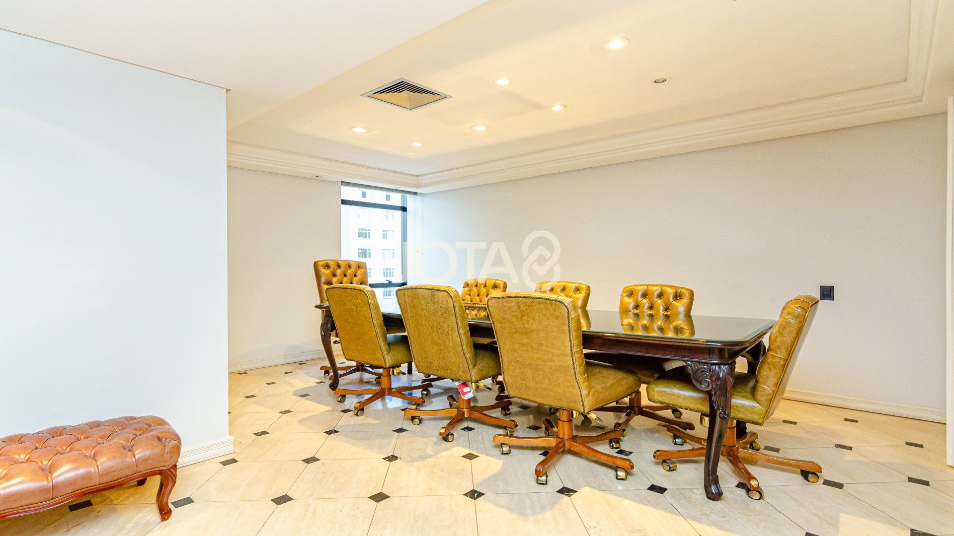 OPORTUNIDADE ÚNICA - SALA COMERCIAL EDIFICIO CURITIBA TRADE  CENTER