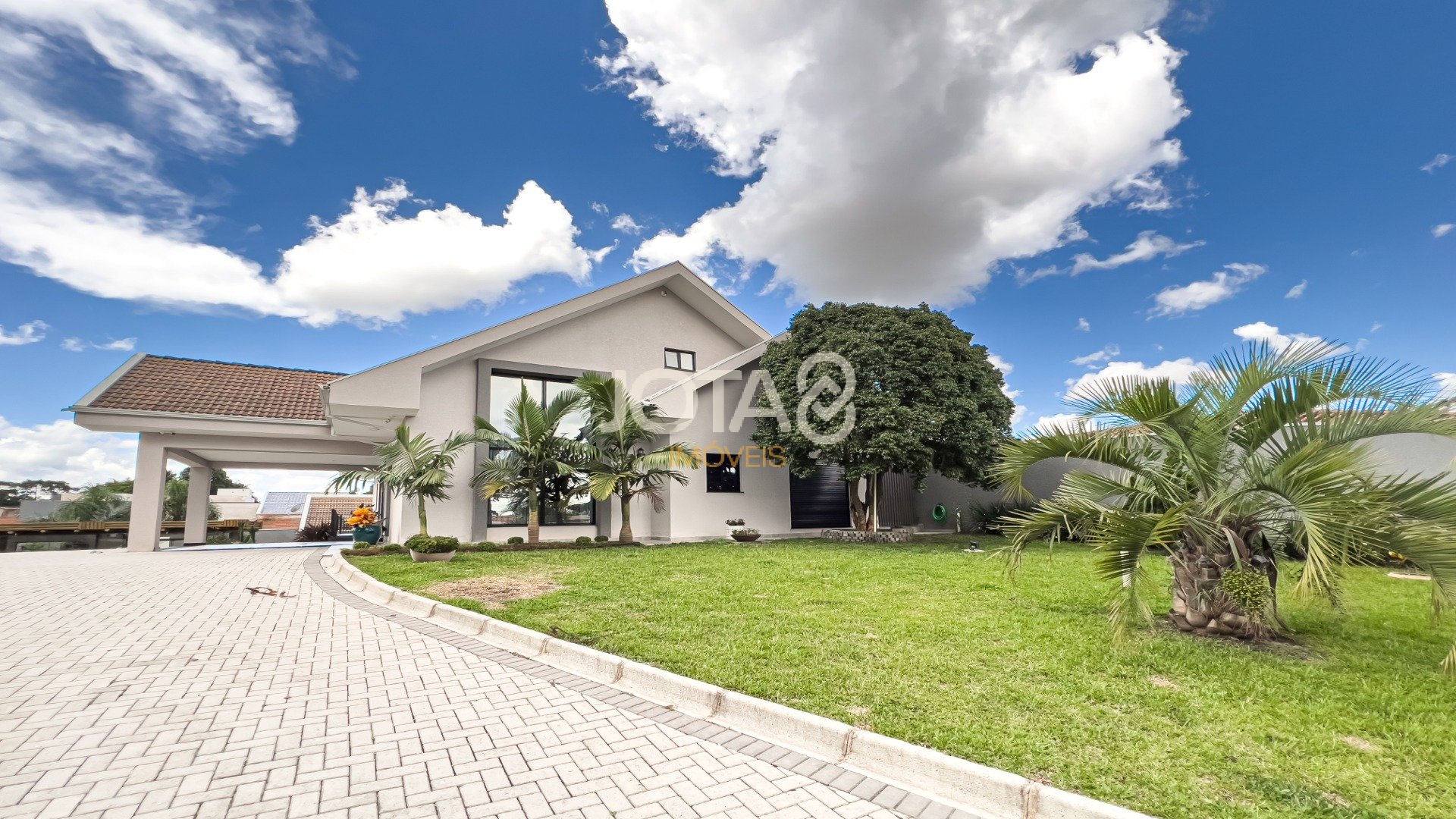CASA ESPETACULAR COM 2.892M² DE TERRENO!