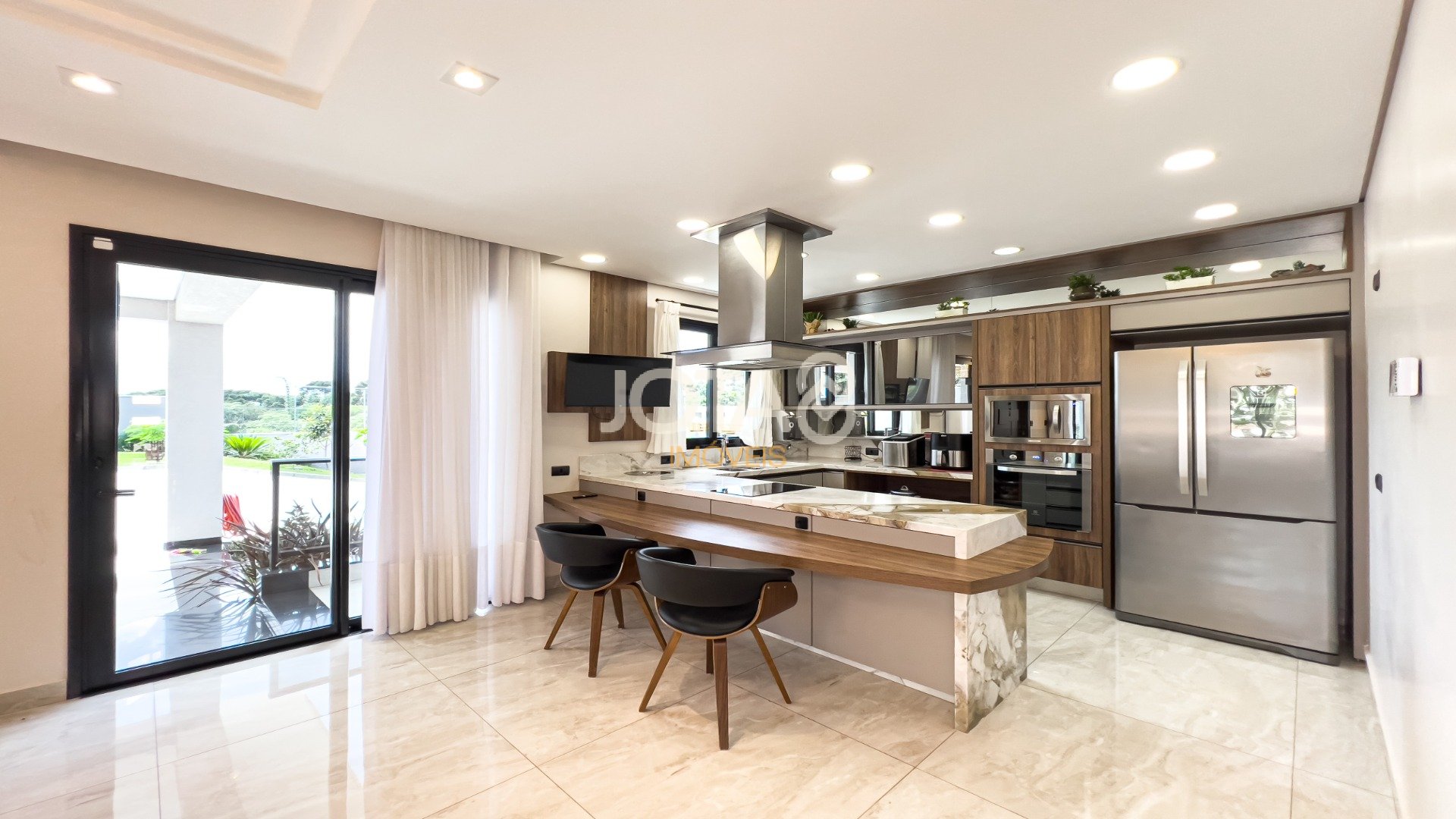 CASA ESPETACULAR COM 2.892M² DE TERRENO!