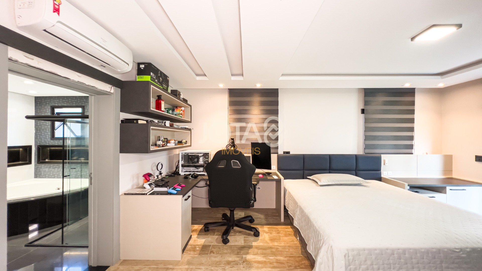 CASA ESPETACULAR COM 2.892M² DE TERRENO!