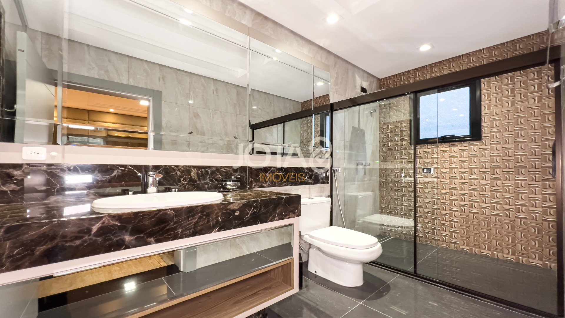 CASA ESPETACULAR COM 2.892M² DE TERRENO!