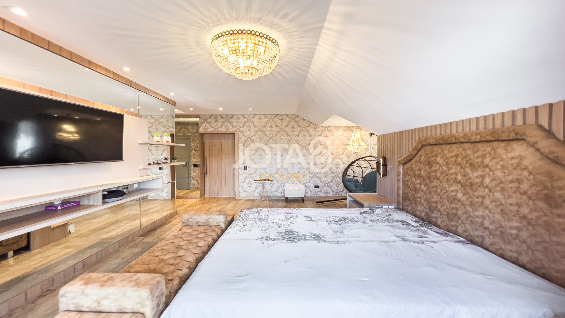 CASA ESPETACULAR COM 2.892M² DE TERRENO!