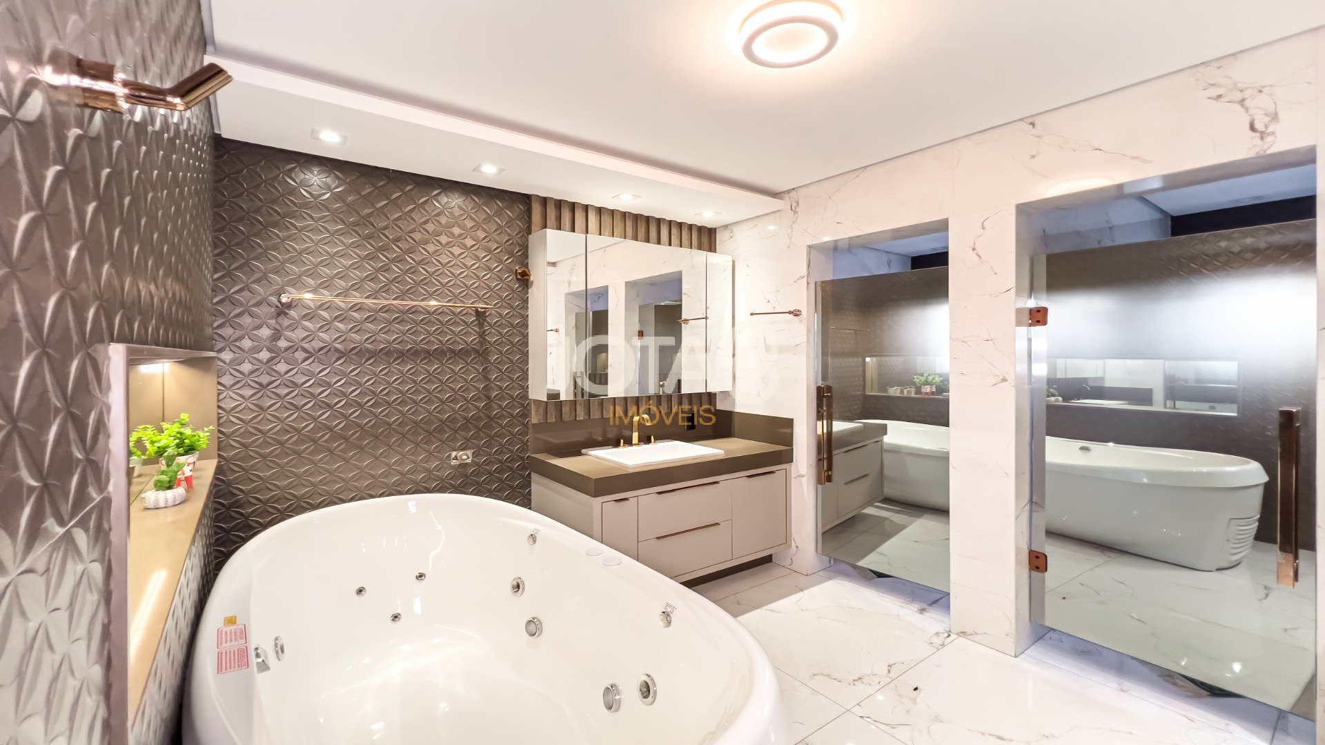 CASA ESPETACULAR COM 2.892M² DE TERRENO!