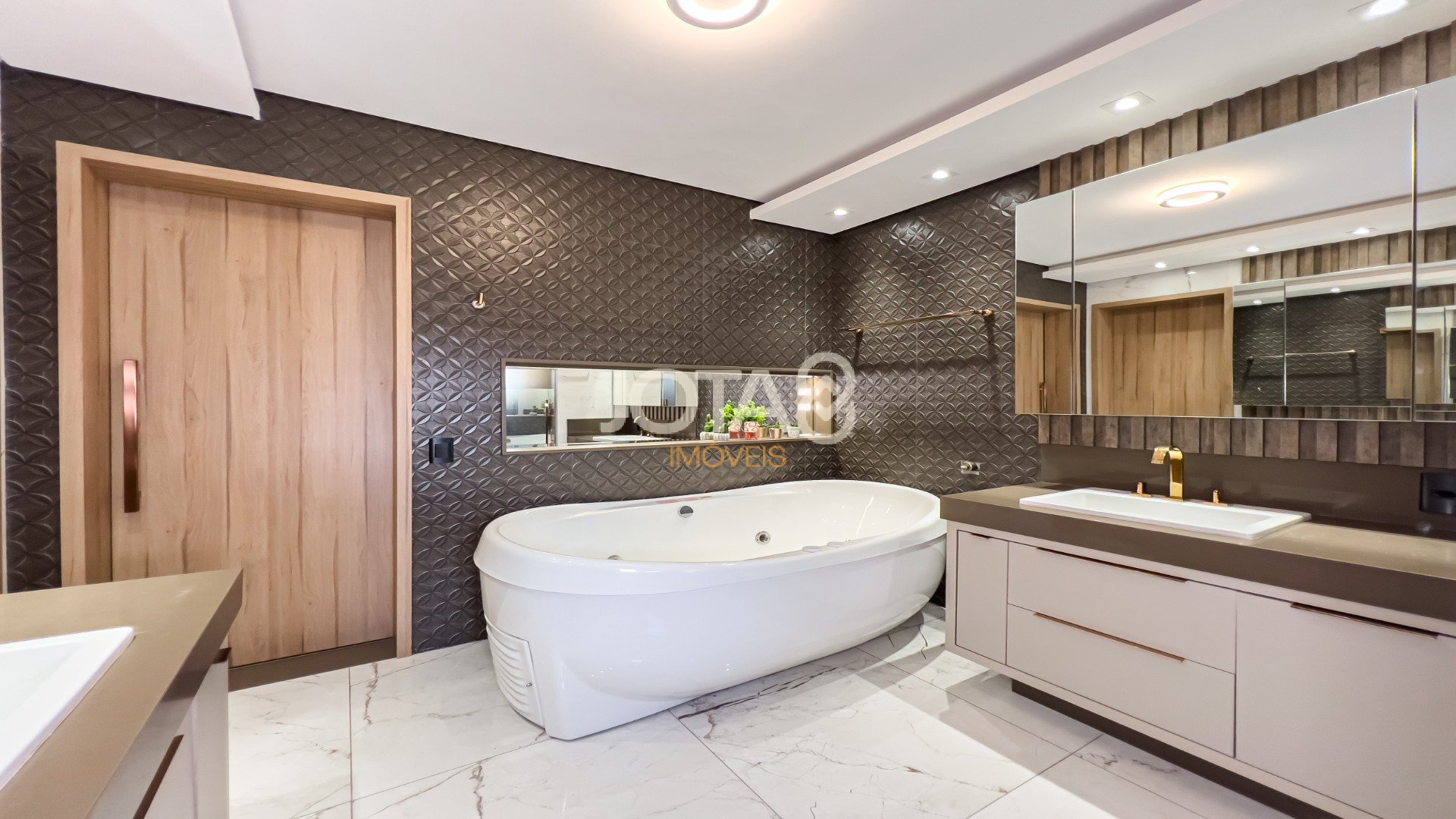 CASA ESPETACULAR COM 2.892M² DE TERRENO!