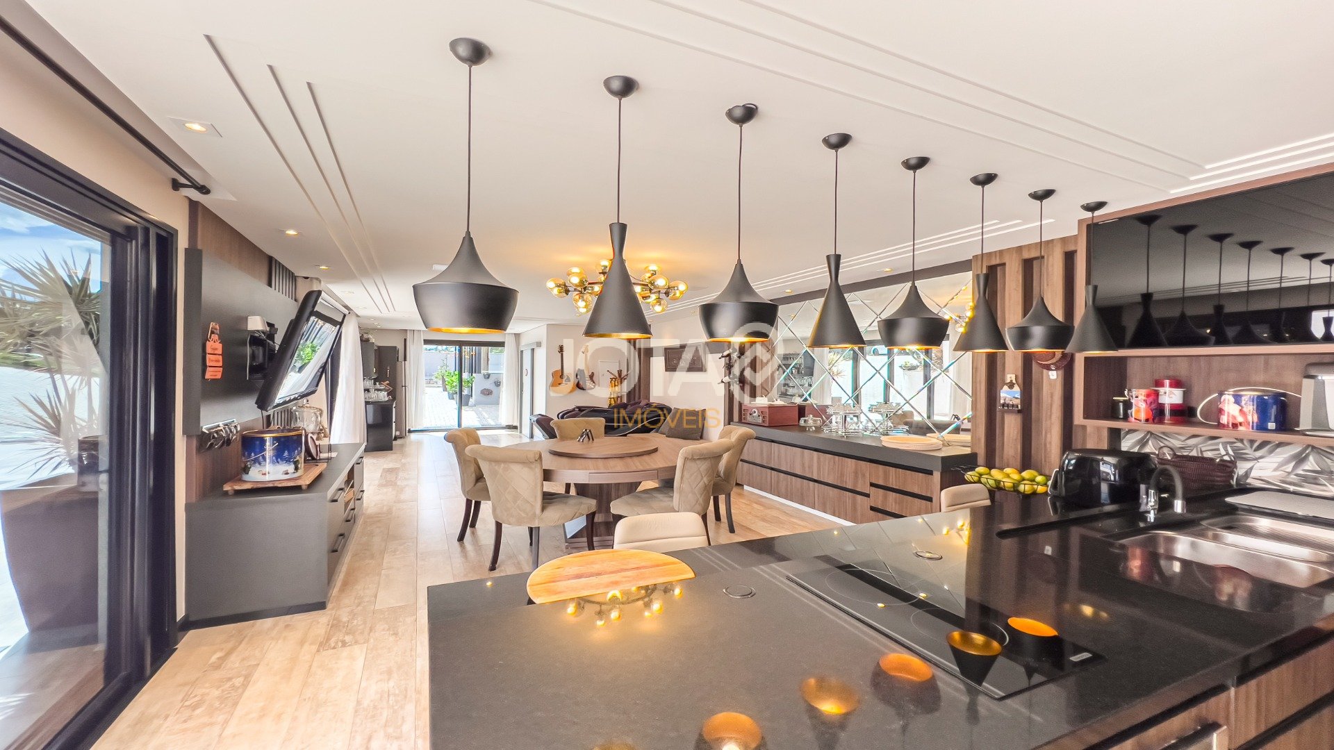 CASA ESPETACULAR COM 2.892M² DE TERRENO!