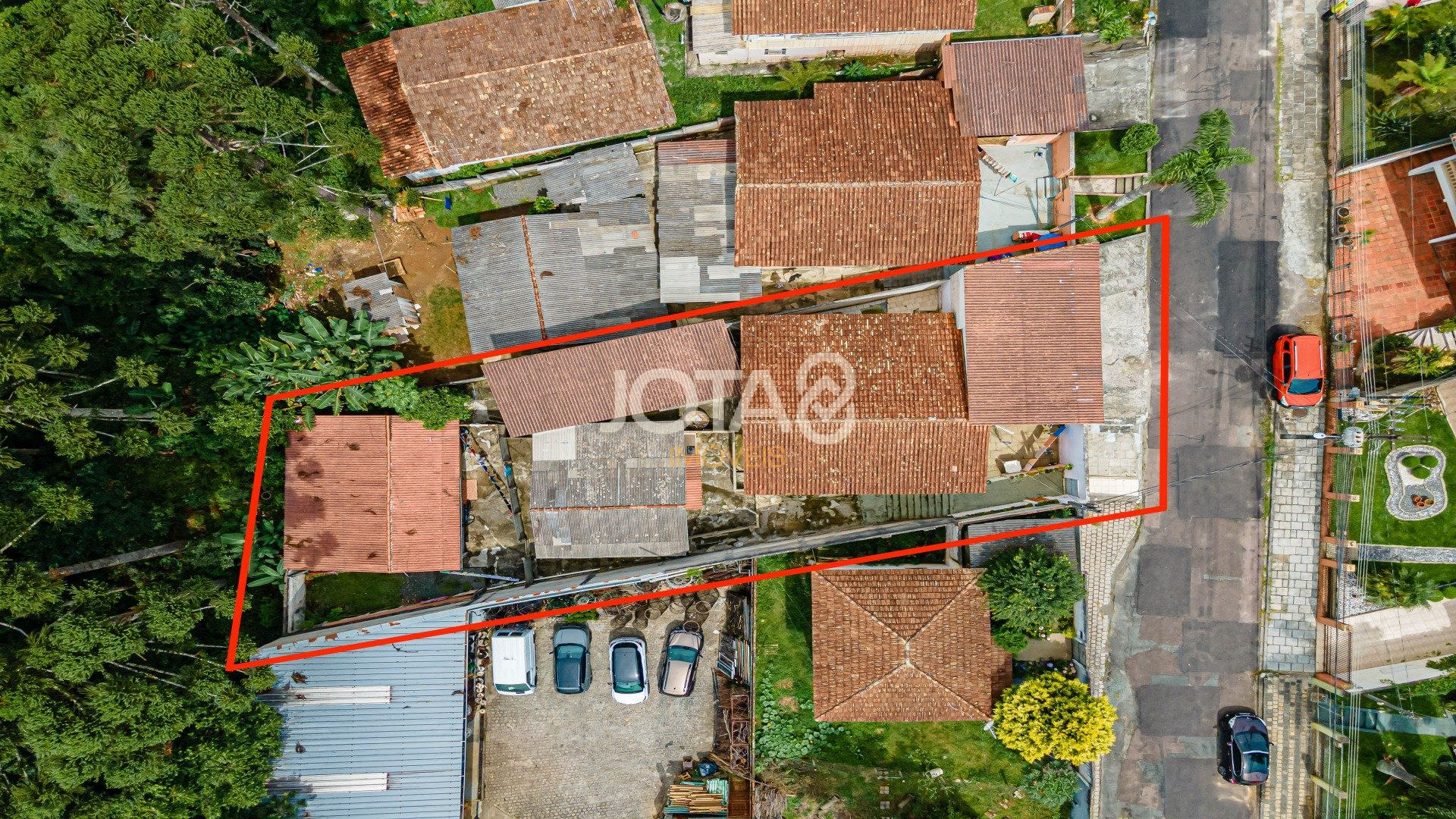 TERRENO COM EXCELENTE LOCALIZAÇÃO EM SANTA FELICIDADE