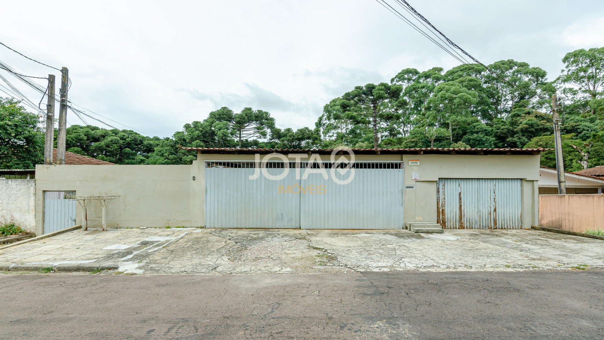 TERRENO COM EXCELENTE LOCALIZAÇÃO EM SANTA FELICIDADE