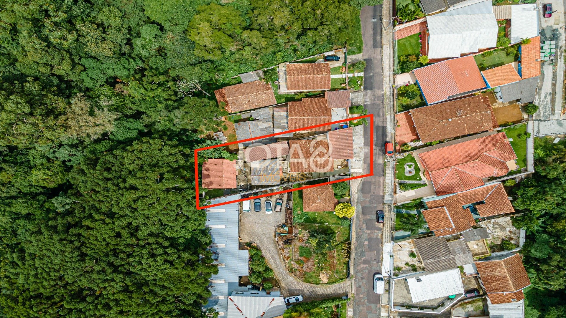 TERRENO COM EXCELENTE LOCALIZAÇÃO EM SANTA FELICIDADE