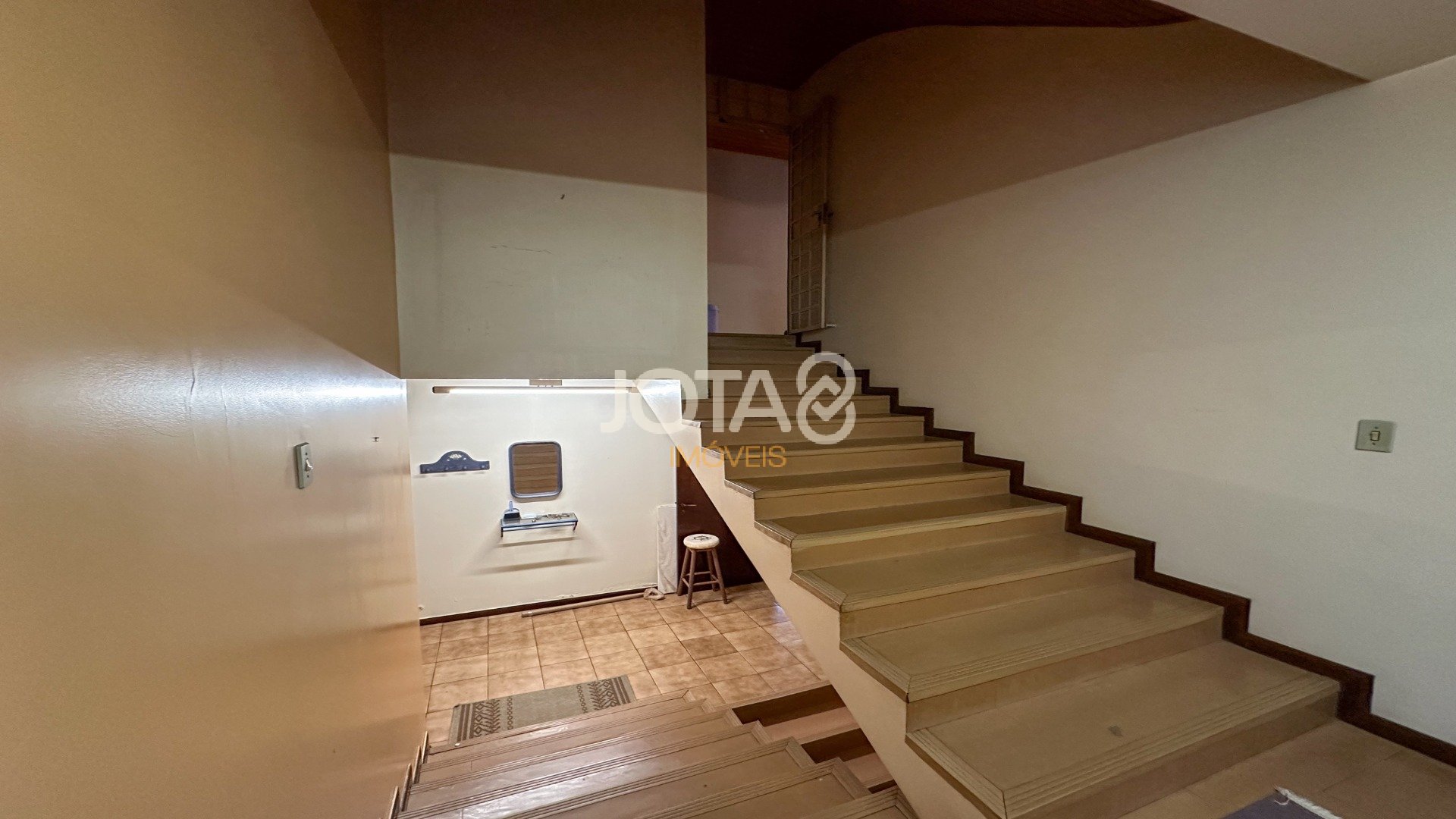 CASA COMERCIAL COM PISCINA PERTO DO BOSQUE ALEMÃO