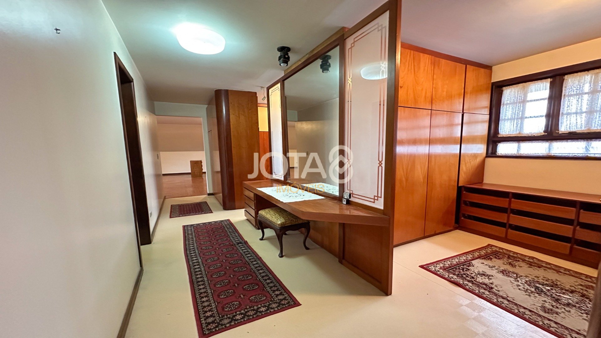 CASA COMERCIAL COM PISCINA PERTO DO BOSQUE ALEMÃO