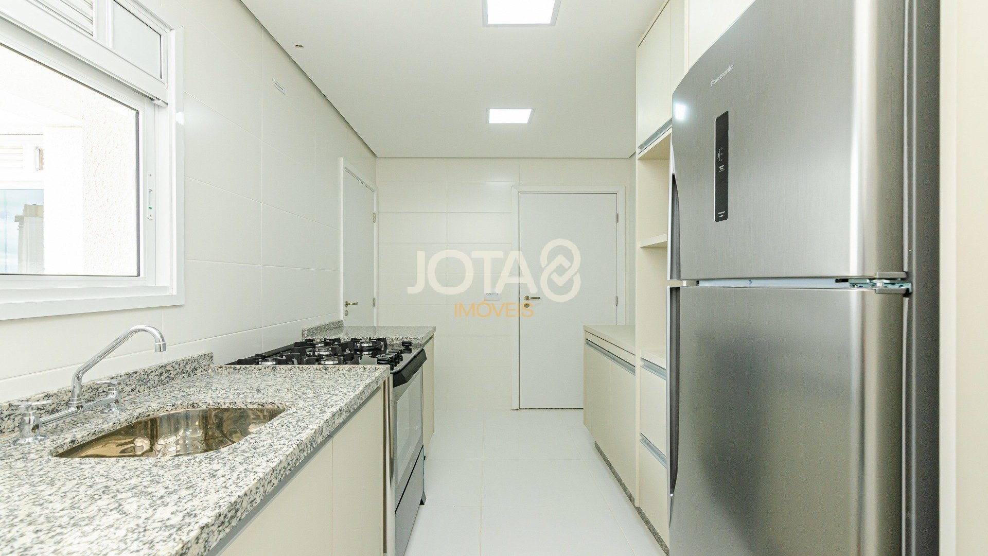 LINDO APARTAMENTO NOVO E  MOBILIADO