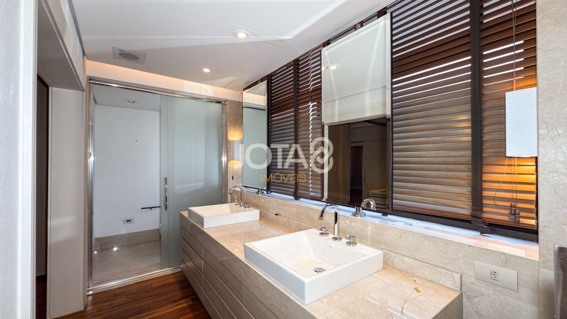 CASA EM CONDOMÍNIO 5 QUARTOS NO SEMINÁRIO
