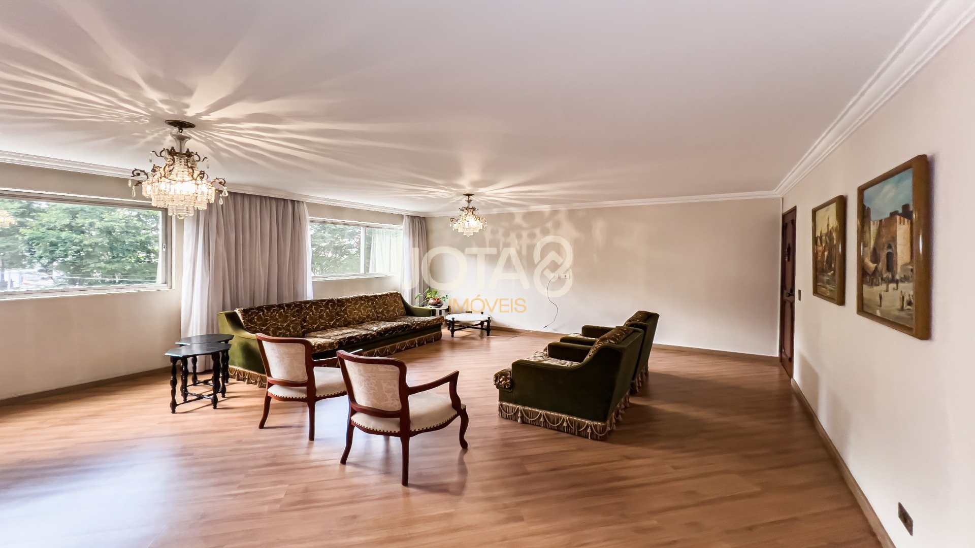 APARTAMENTO 4 QUARTOS NO CHAMPAGNAT