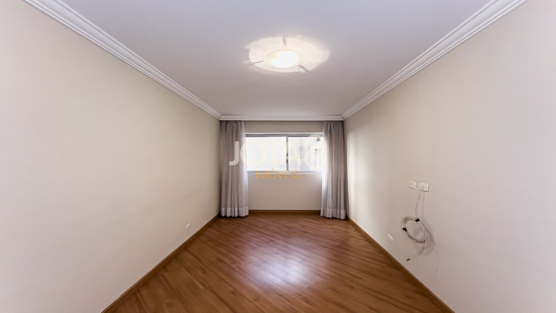 APARTAMENTO 4 QUARTOS NO CHAMPAGNAT