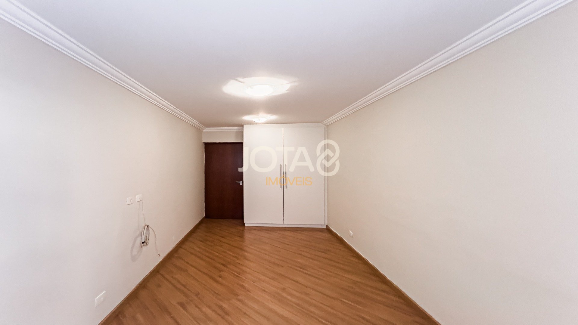 APARTAMENTO 4 QUARTOS NO CHAMPAGNAT