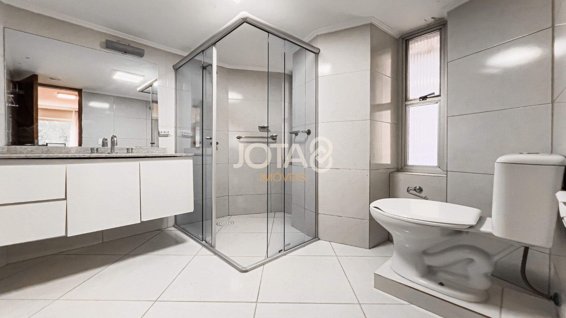 APARTAMENTO 4 QUARTOS NO CHAMPAGNAT