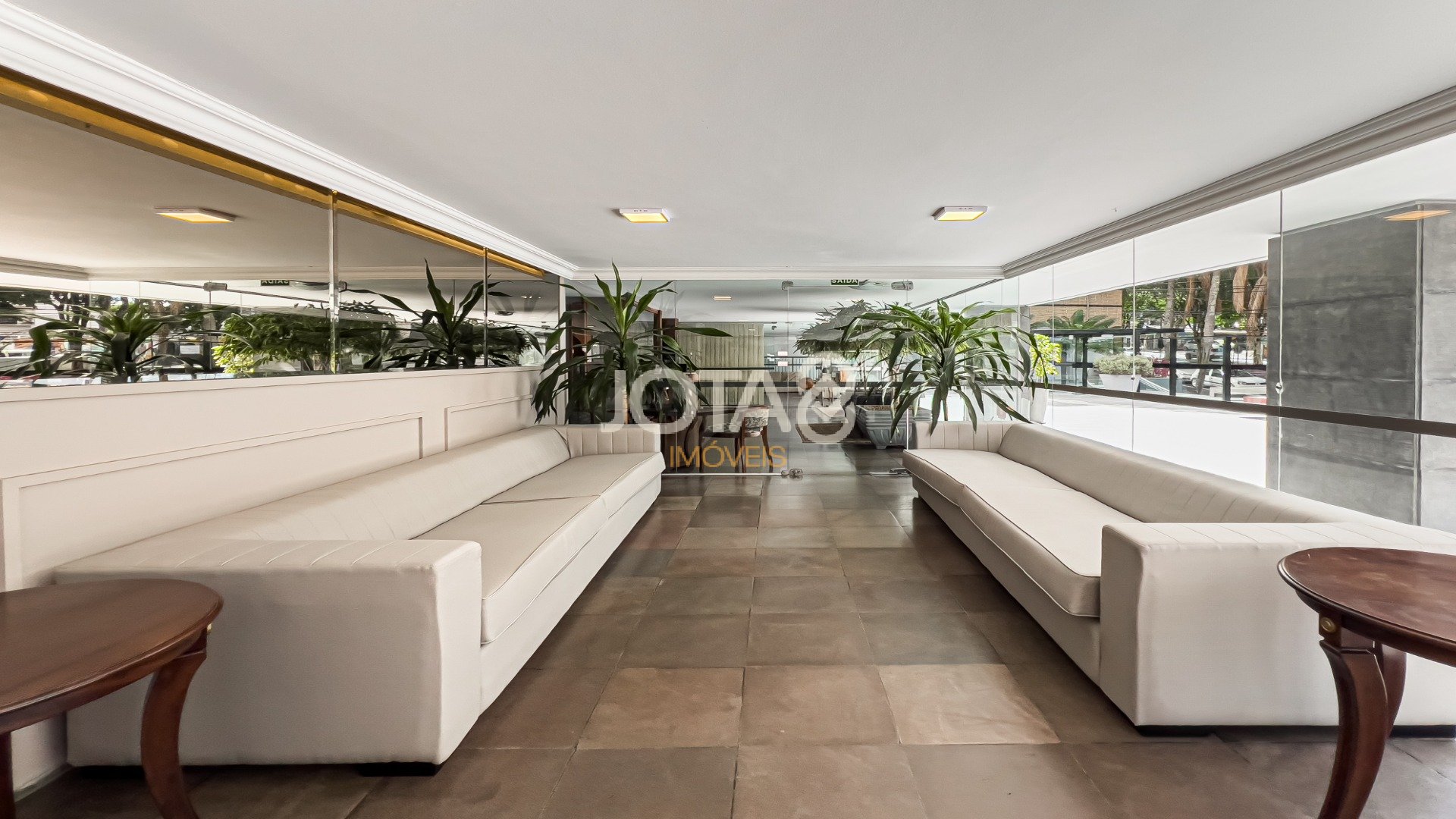 APARTAMENTO 4 QUARTOS NO CHAMPAGNAT