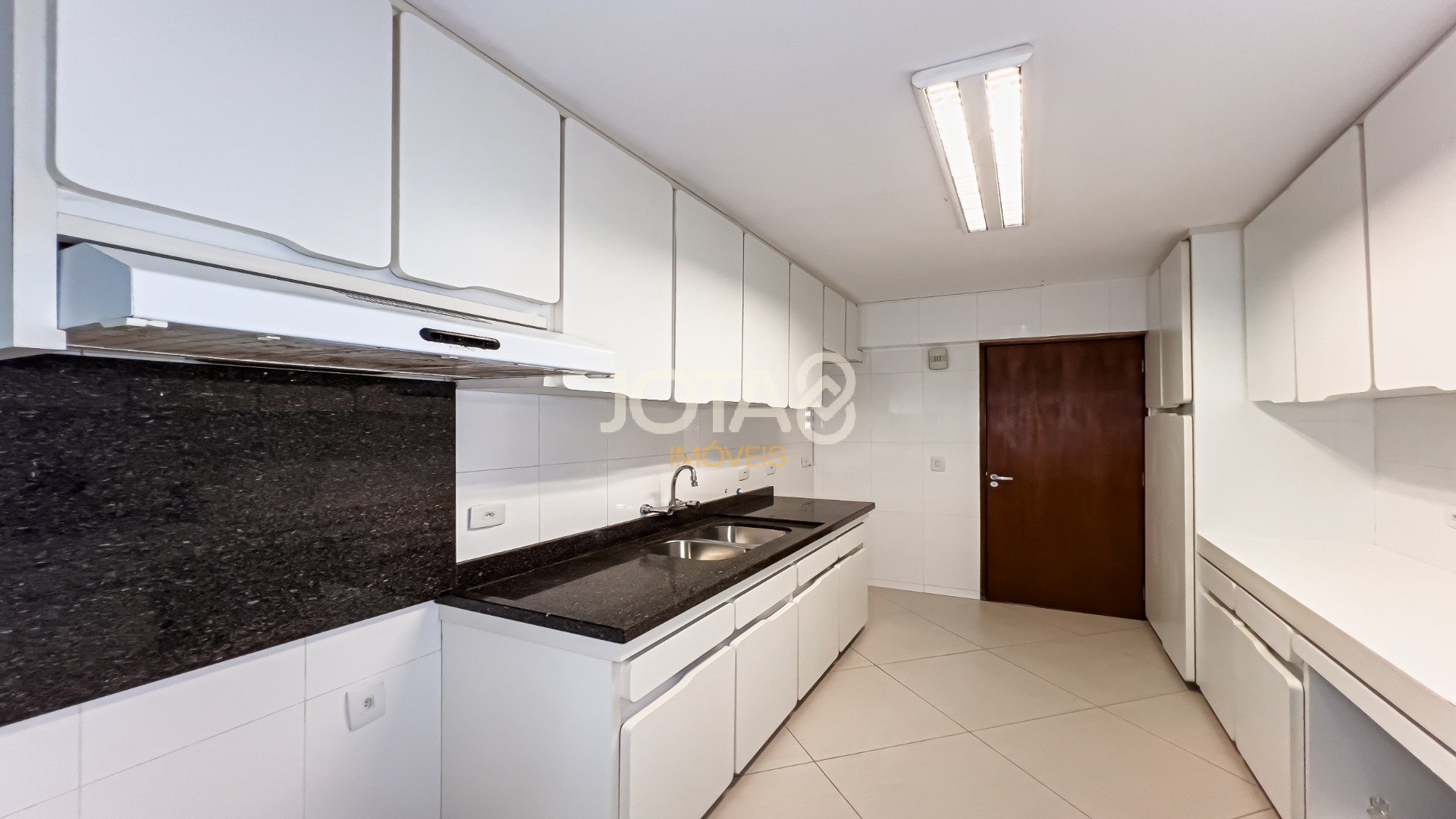 APARTAMENTO 4 QUARTOS NO CHAMPAGNAT