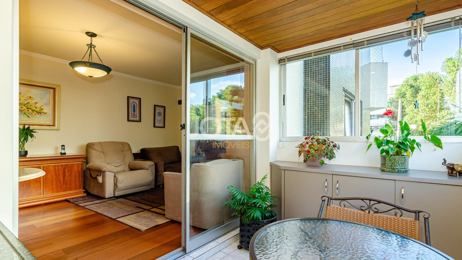 APARTAMENTO COM 3 QUARTOS E 2 VAGAS NO JUVEVÊ