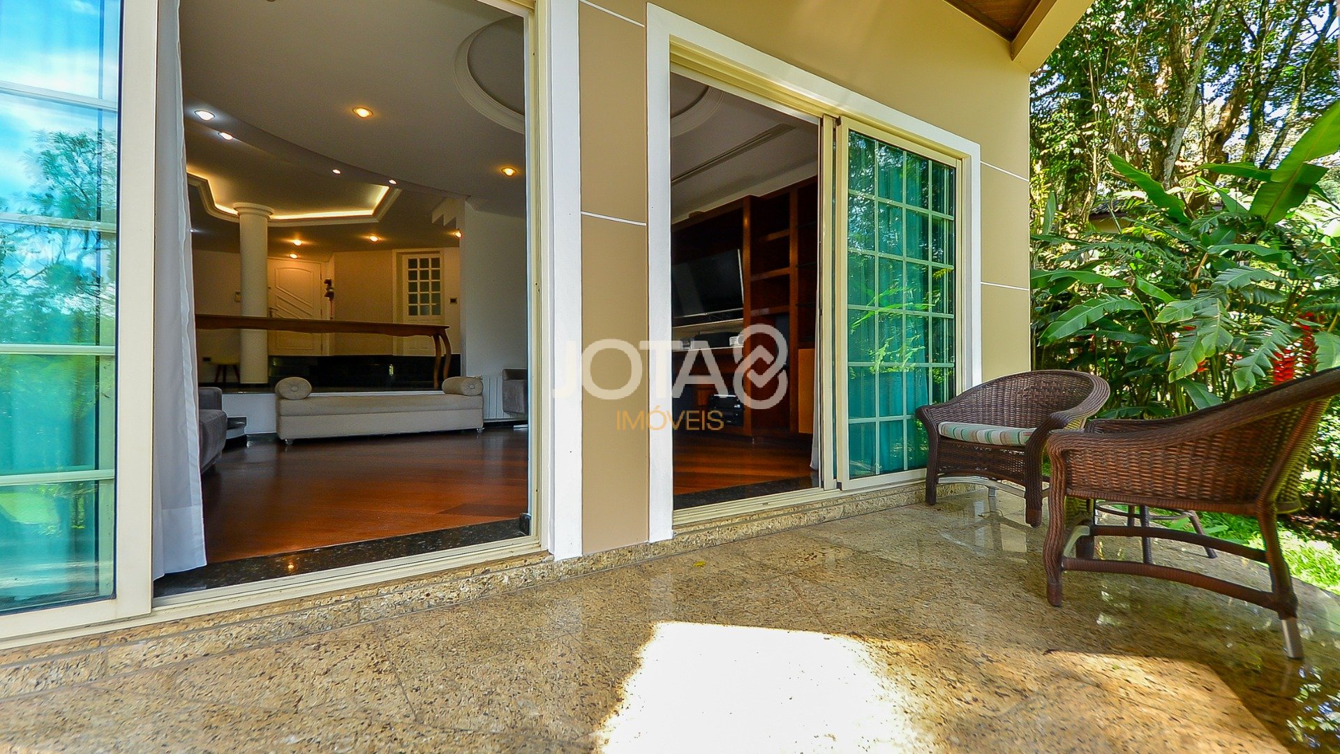 AQUELA SENSAÇÃO DE CASA DE CAMPO A POUCOS MINUTOS DO BATEL!