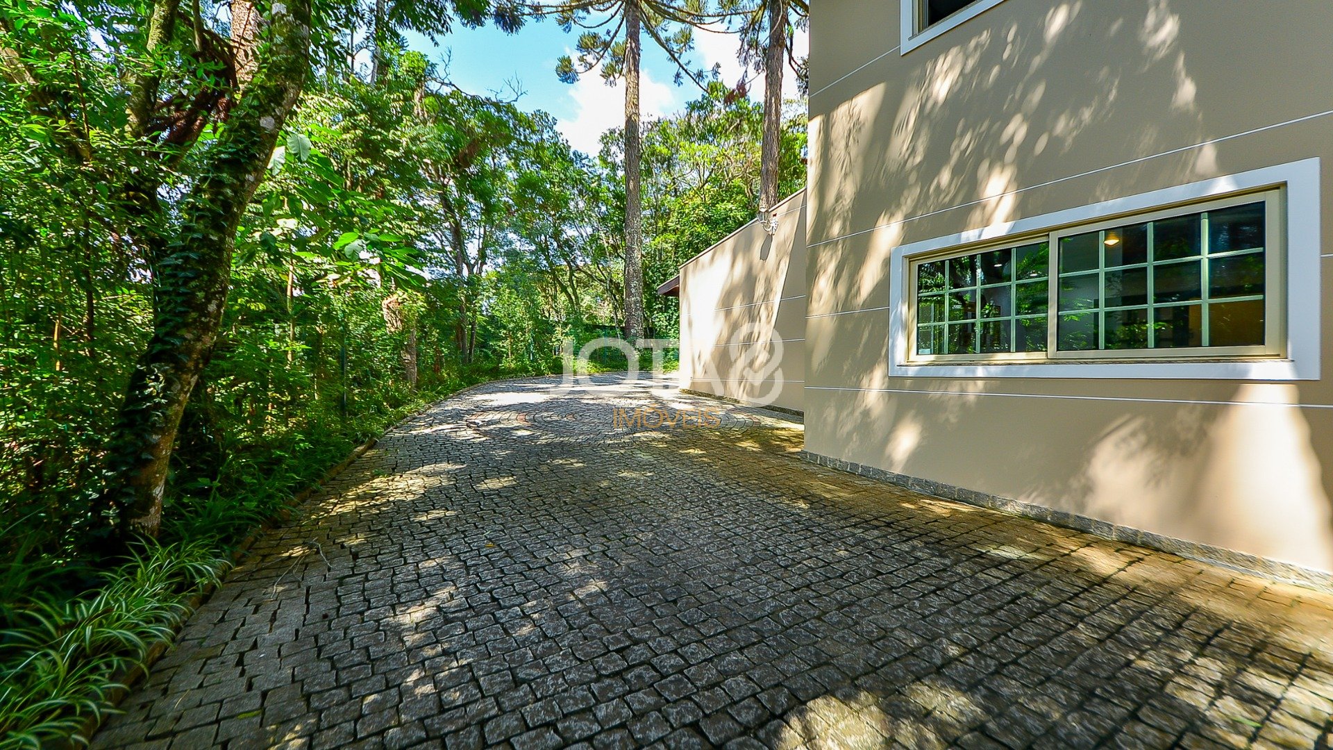 AQUELA SENSAÇÃO DE CASA DE CAMPO A POUCOS MINUTOS DO BATEL!