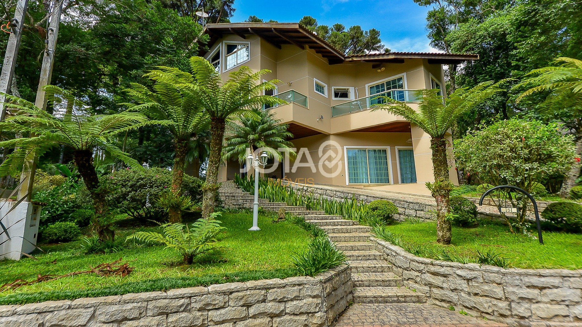 AQUELA SENSAÇÃO DE CASA DE CAMPO A POUCOS MINUTOS DO BATEL!