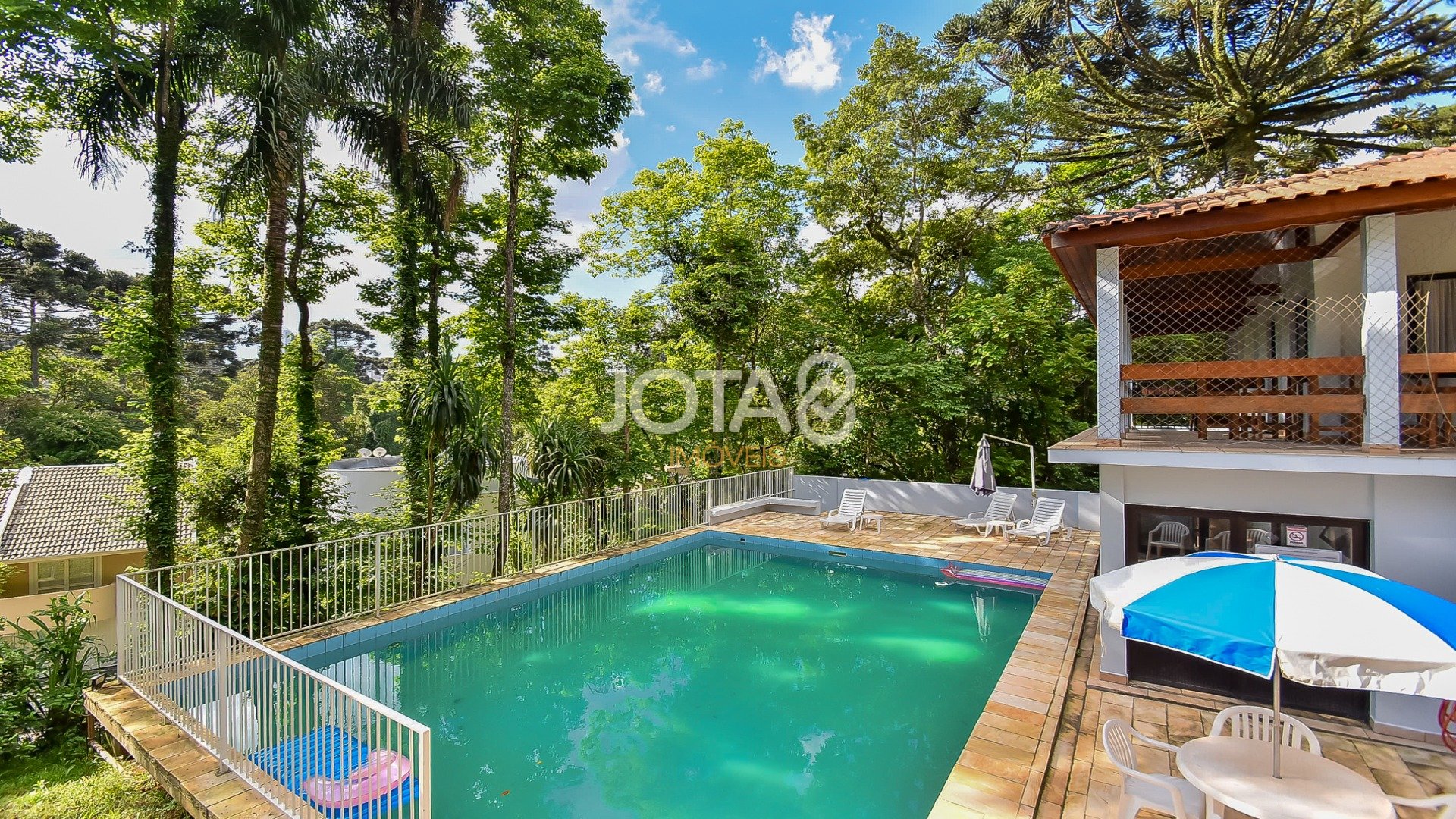 AQUELA SENSAÇÃO DE CASA DE CAMPO A POUCOS MINUTOS DO BATEL!