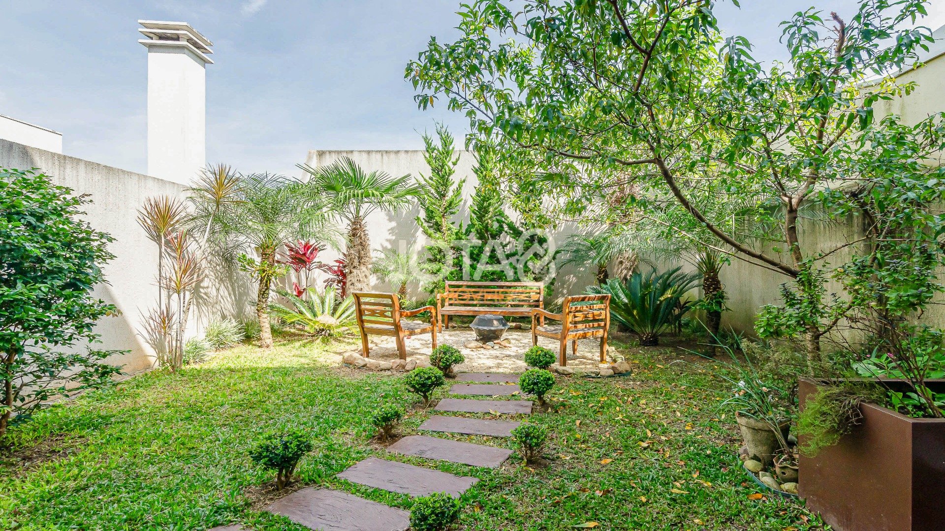 BELÍSSIMA CASA CAMPO COMPRIDO