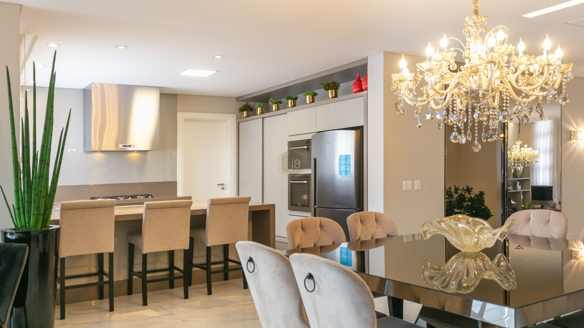 SURPREENDA-SE COM ESTA BELÍSSIMA CASA !!