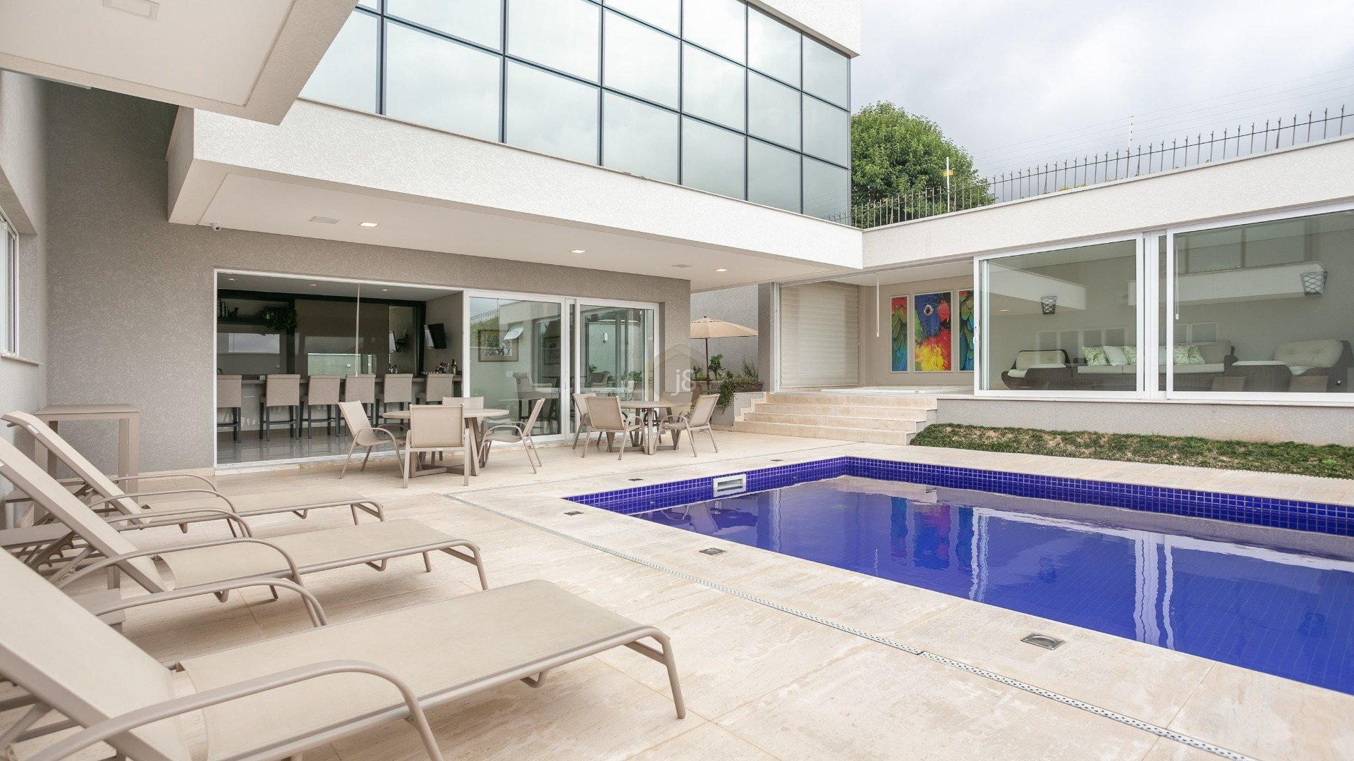 SURPREENDA-SE COM ESTA BELÍSSIMA CASA !!