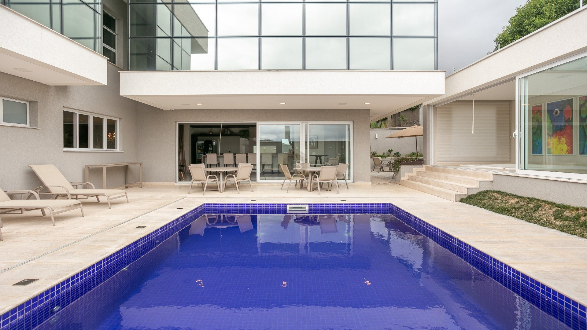SURPREENDA-SE COM ESTA BELÍSSIMA CASA !!