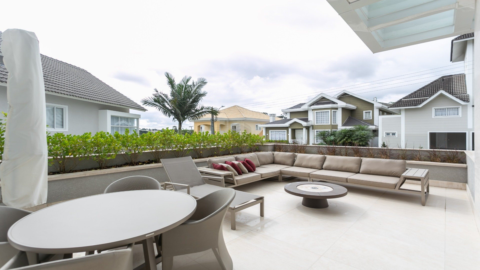 SURPREENDA-SE COM ESTA BELÍSSIMA CASA !!