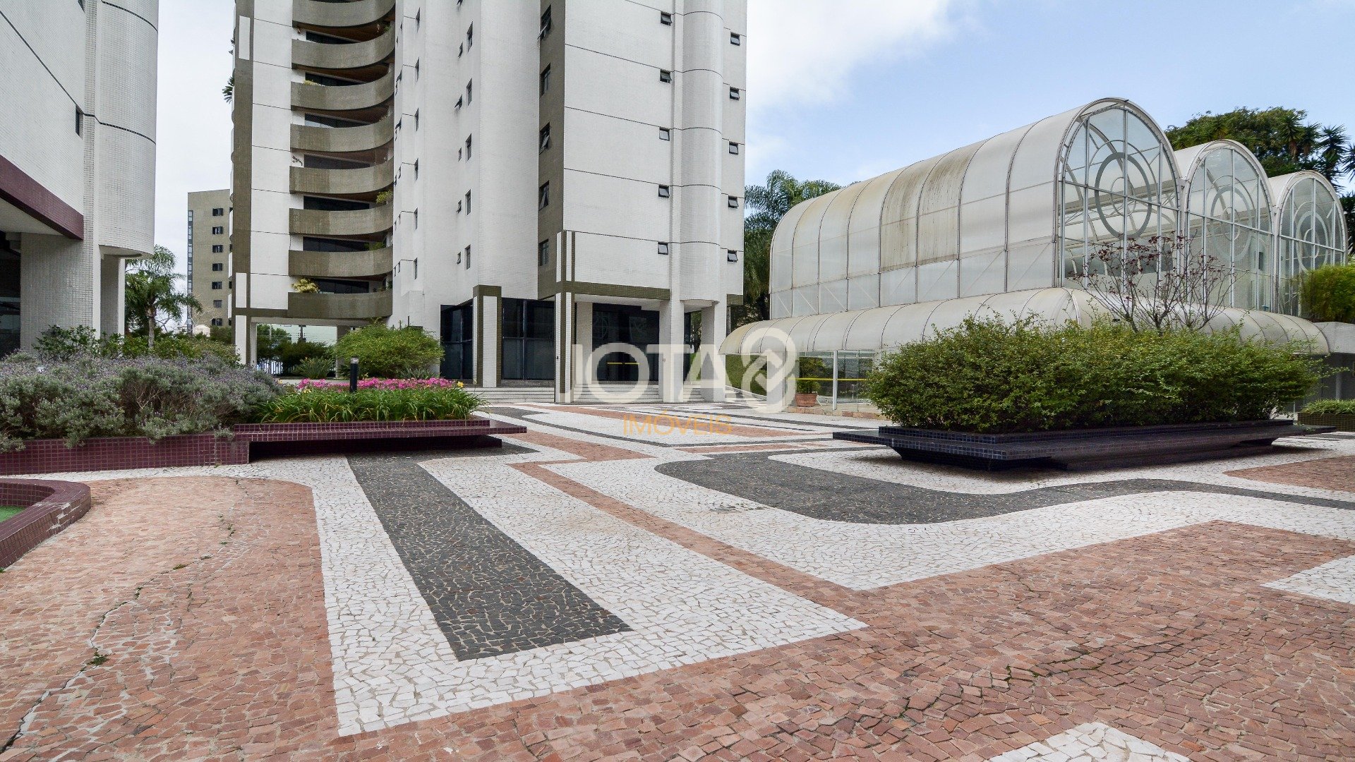 Foto de destaque Apartamento com 4 suítes no coração da cidade