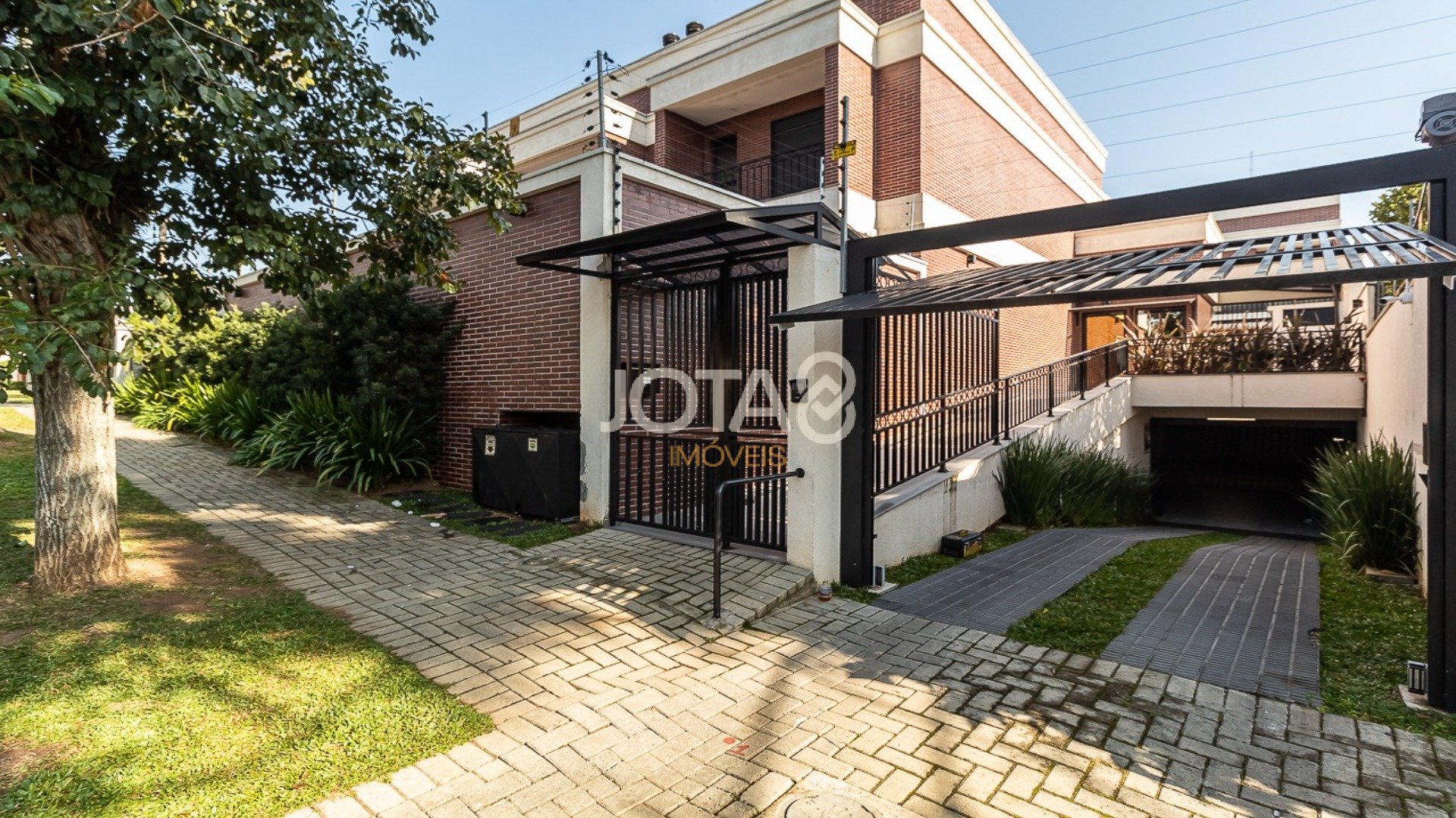 KINGDOM - TOWNHOUSE NO ÁGUA VERDE