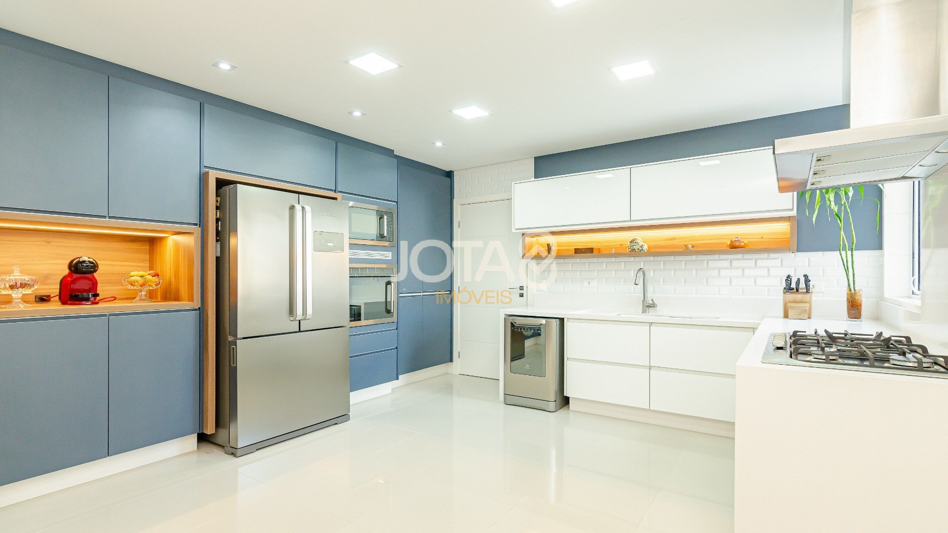 APARTAMENTO 4 QUARTOS, 2 SUÍTES, 2 VAGAS NO JUVEVÊ