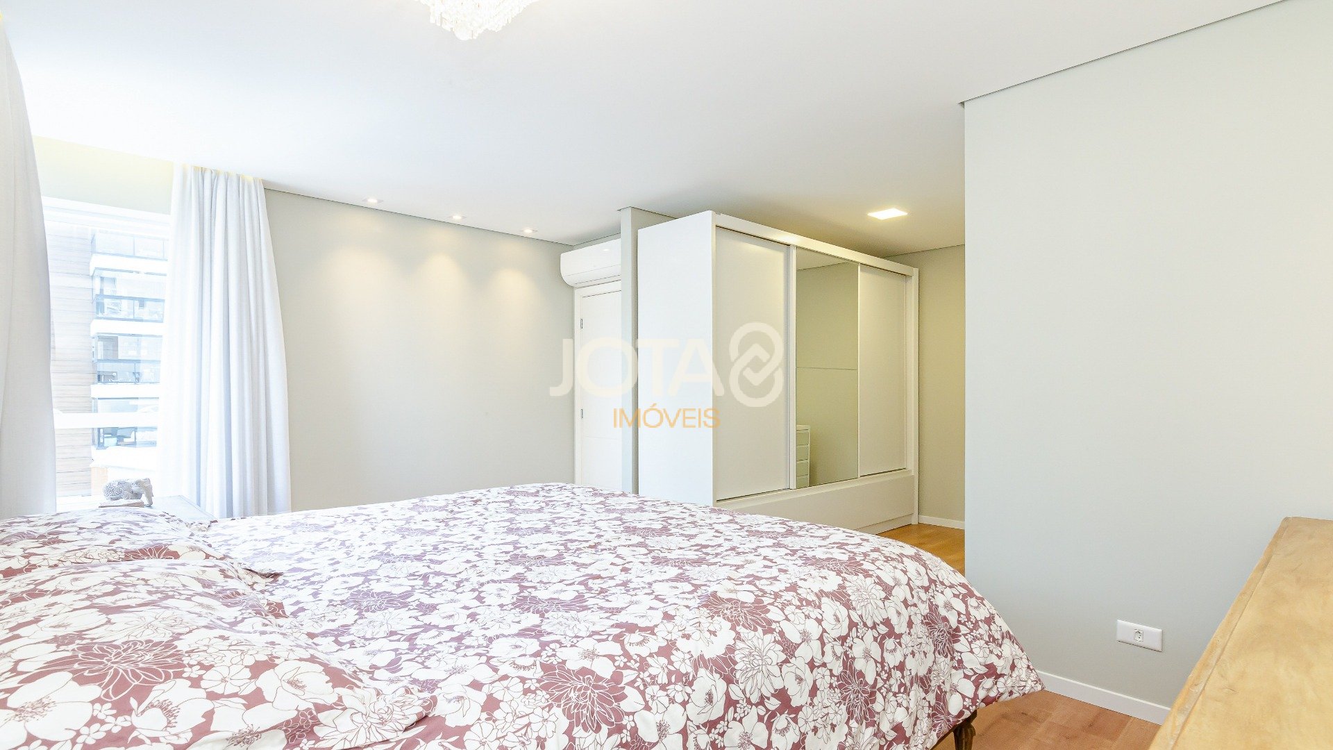 APARTAMENTO 4 QUARTOS, 2 SUÍTES, 2 VAGAS NO JUVEVÊ
