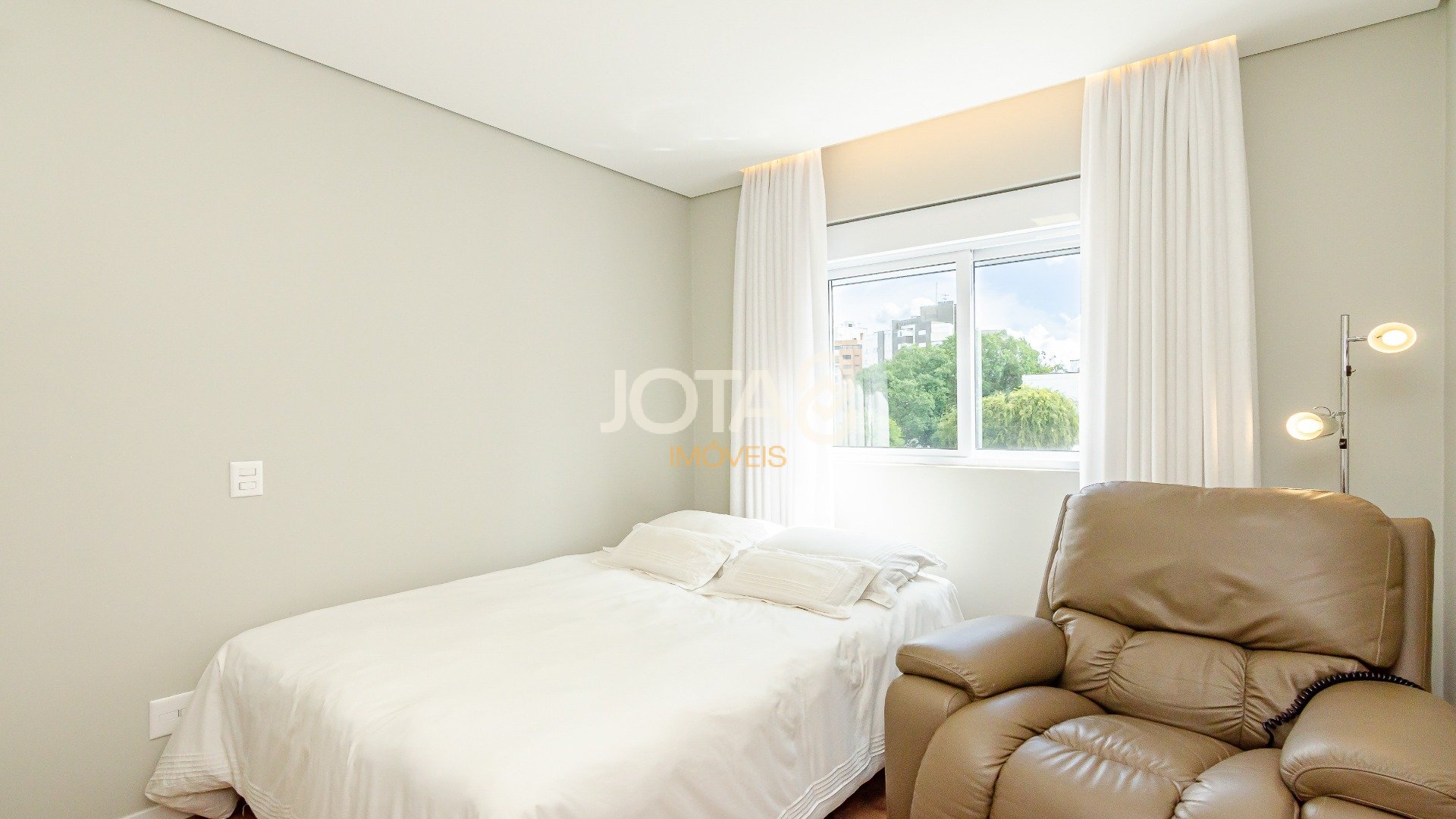 APARTAMENTO 4 QUARTOS, 2 SUÍTES, 2 VAGAS NO JUVEVÊ