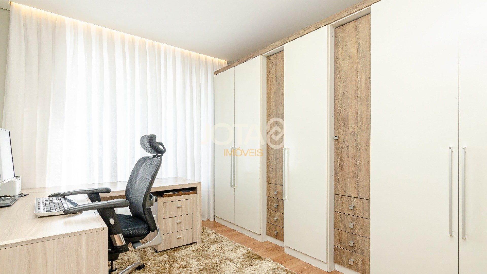 APARTAMENTO 4 QUARTOS, 2 SUÍTES, 2 VAGAS NO JUVEVÊ