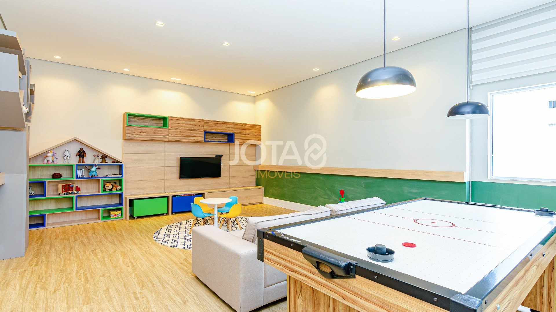 APARTAMENTO 4 QUARTOS, 2 SUÍTES, 2 VAGAS NO JUVEVÊ