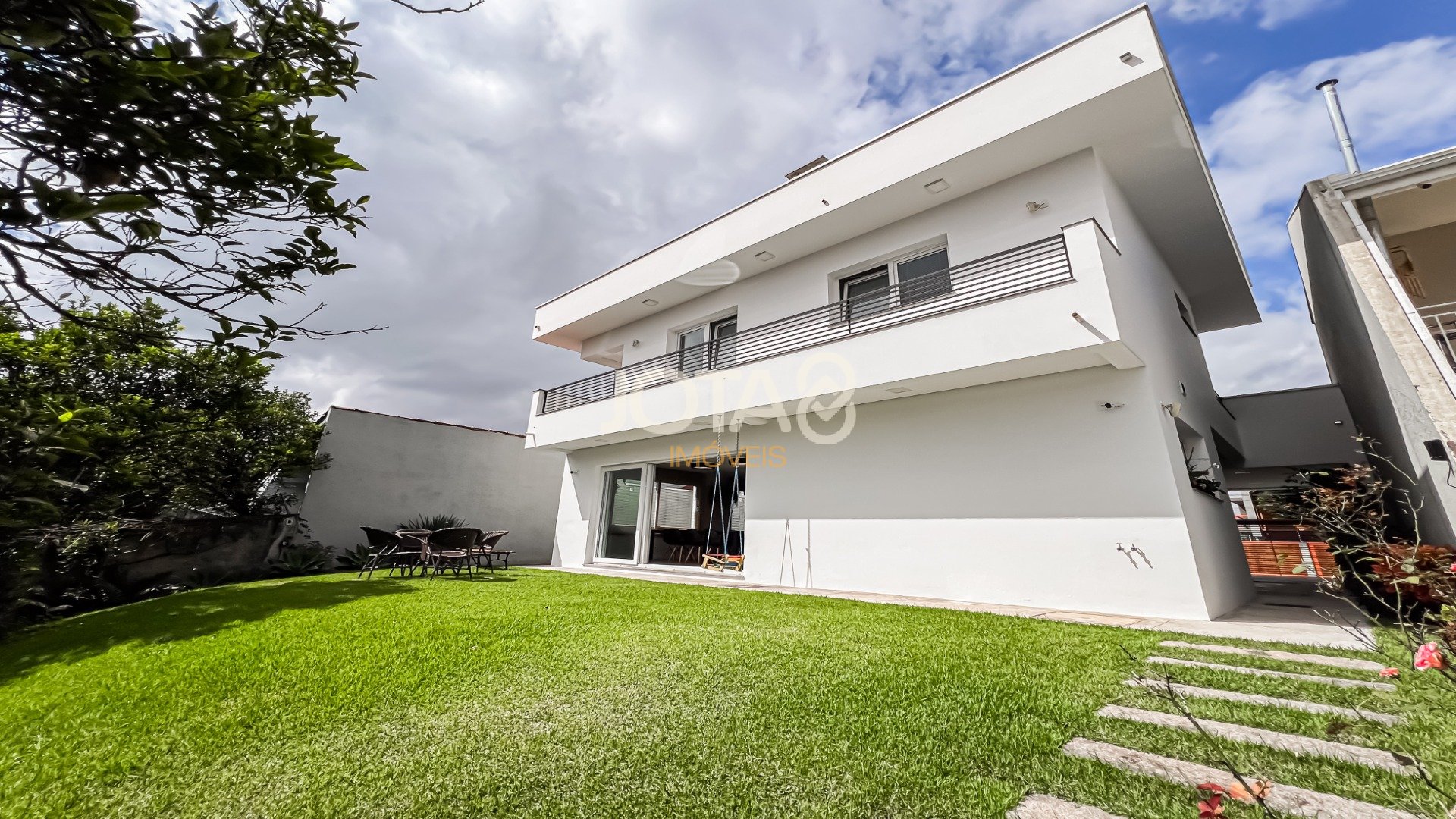 CASA MODERNA PRÓXIMA AO PARQUE BARIGUI